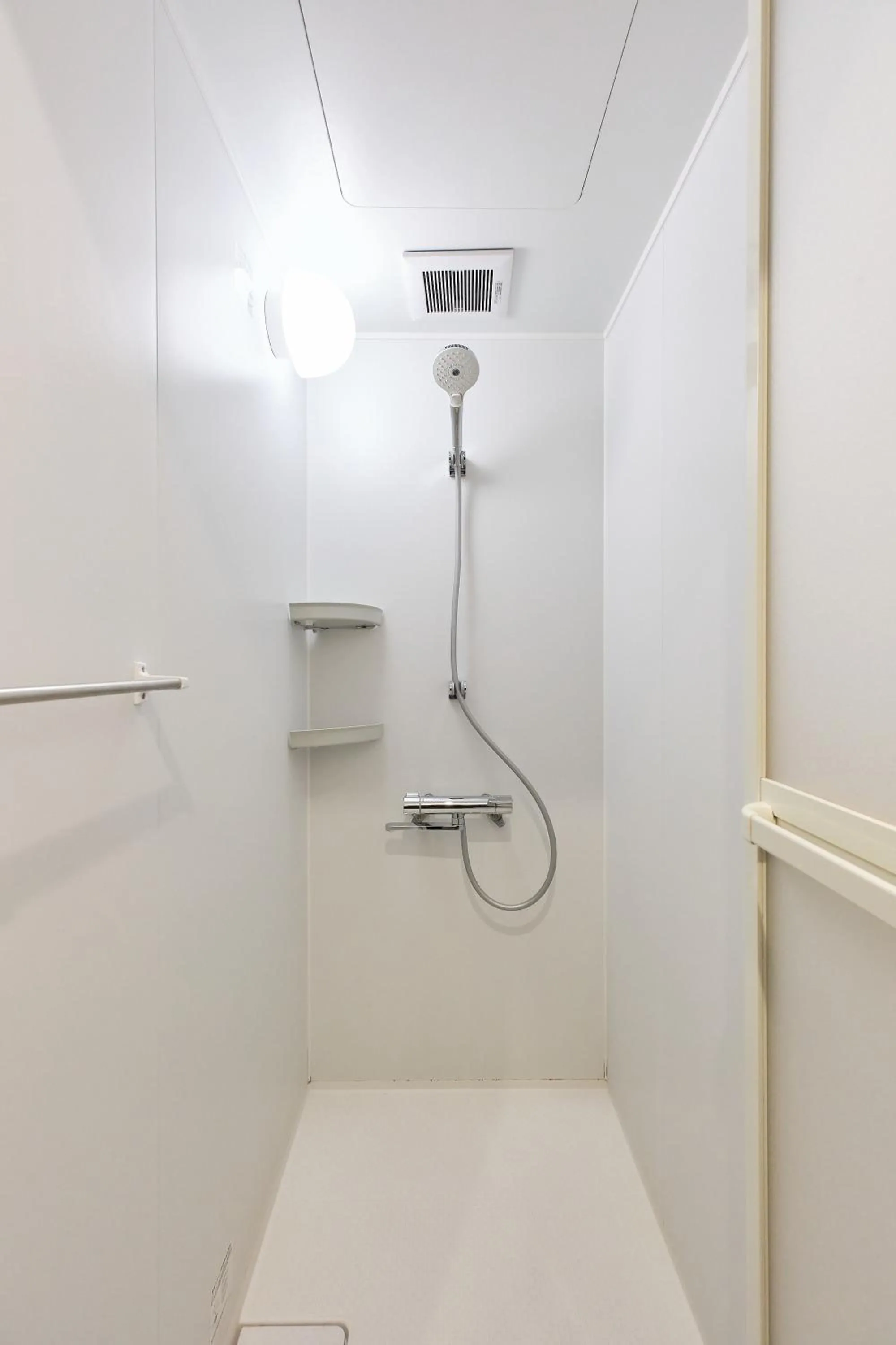 Shower in UCHI Living Stay Sapporo Kikusui