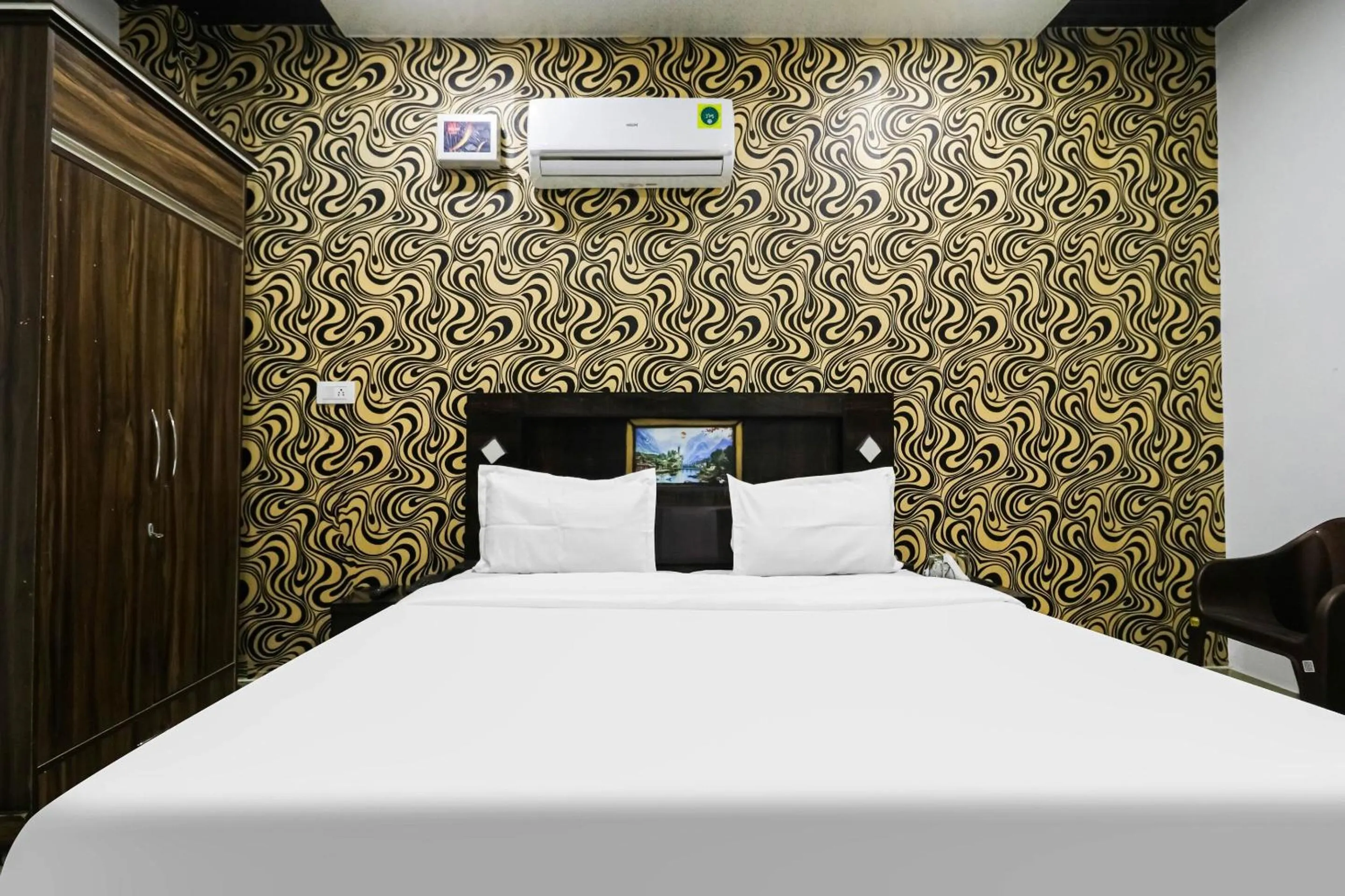 Bedroom, Bed in Hotel O King Villa's