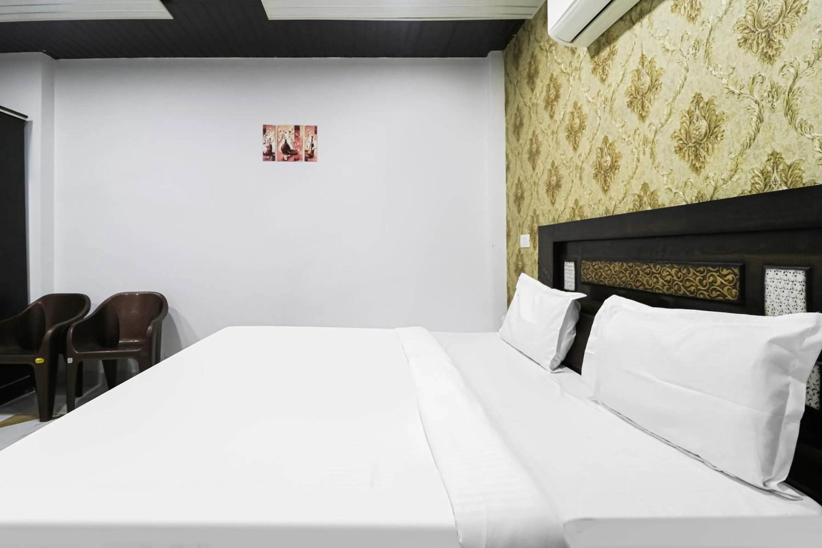 Bedroom, Bed in Hotel O King Villa's