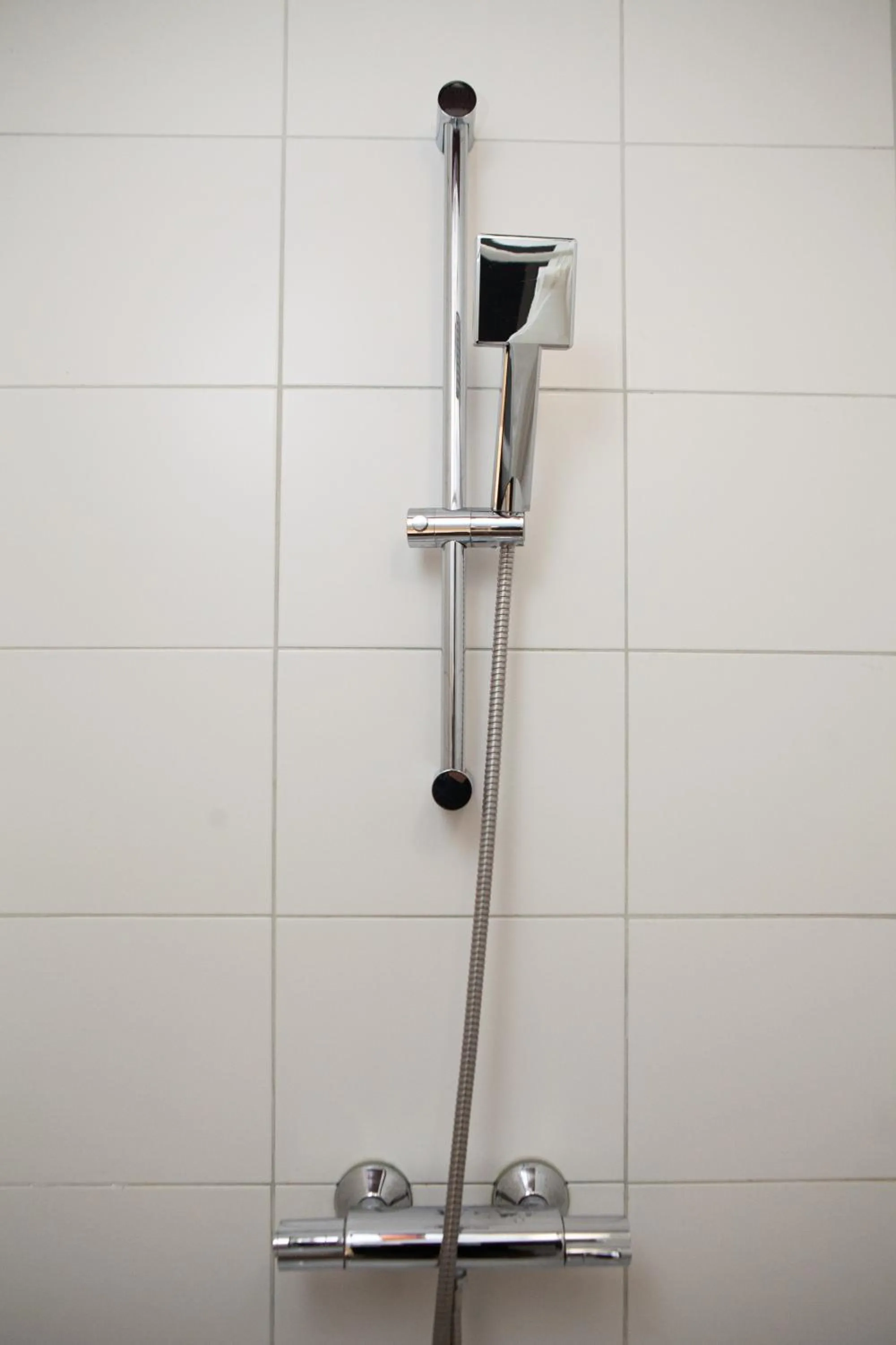 Shower in Kings Inn City Hotel Alkmaar