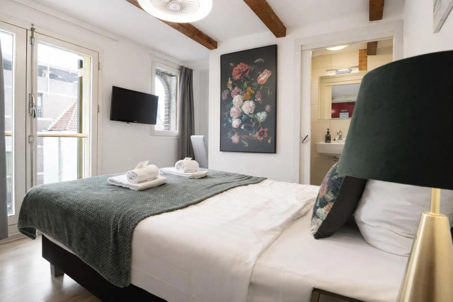 Bed in King's Inn City Hotel Alkmaar