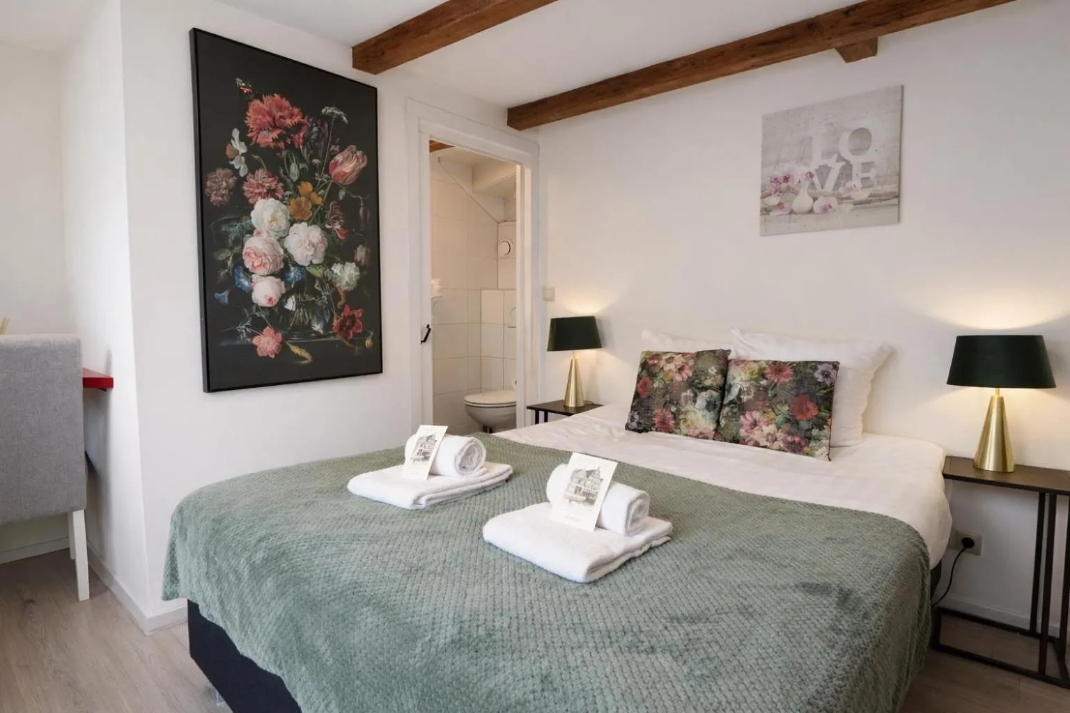 Bed in King's Inn City Hotel Alkmaar