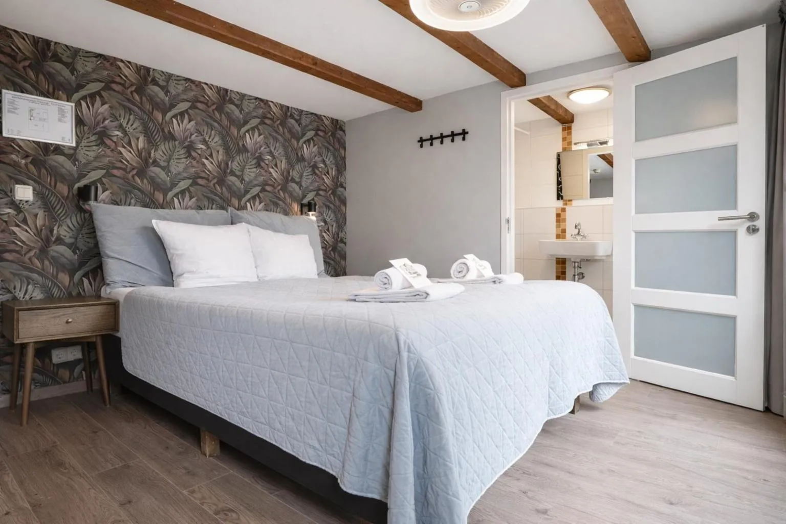 Bed in King's Inn City Hotel Alkmaar