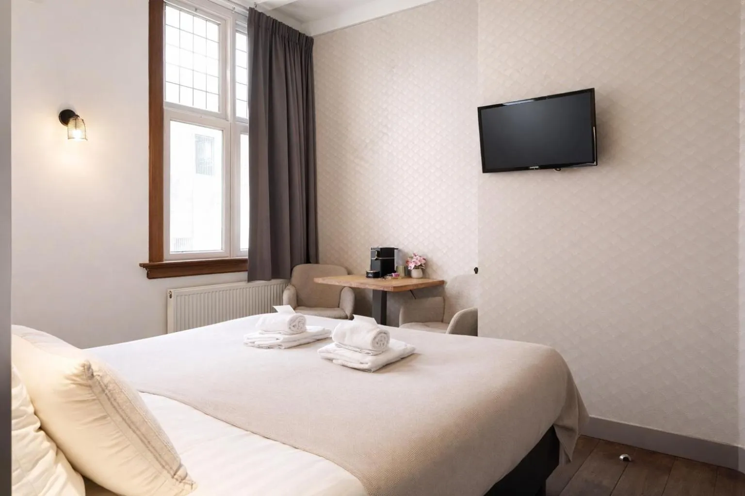 Bed in King's Inn City Hotel Alkmaar