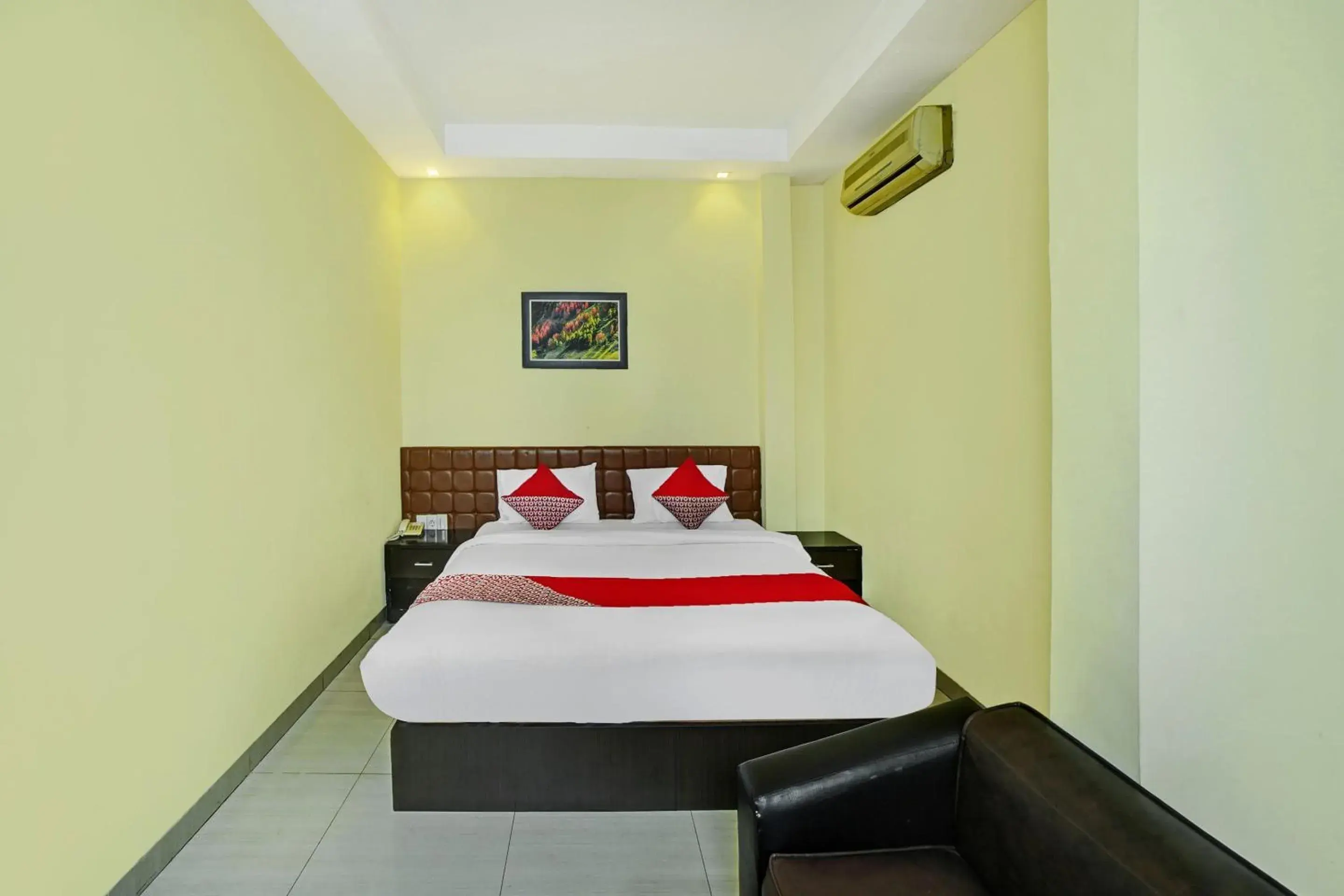 Deluxe Suite in Hotel O Wesly House Deluxe Suite in Hotel O Wesly House