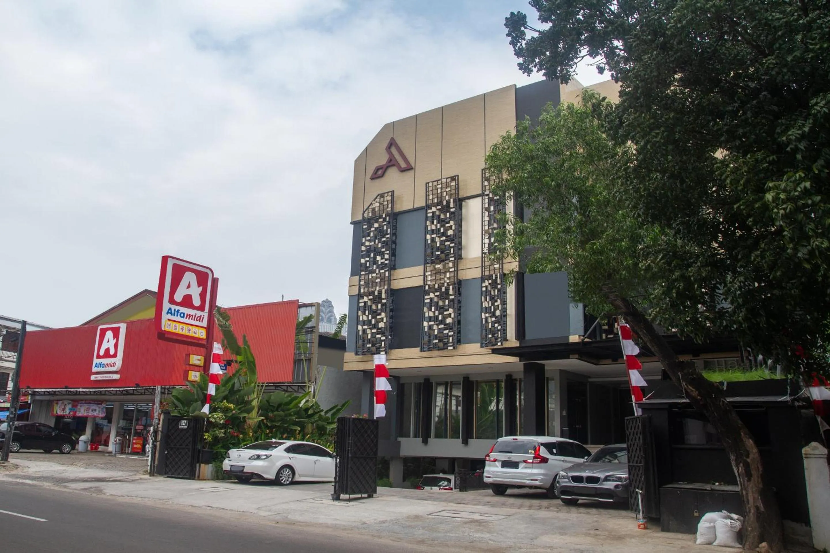 Facade/entrance in Adotel