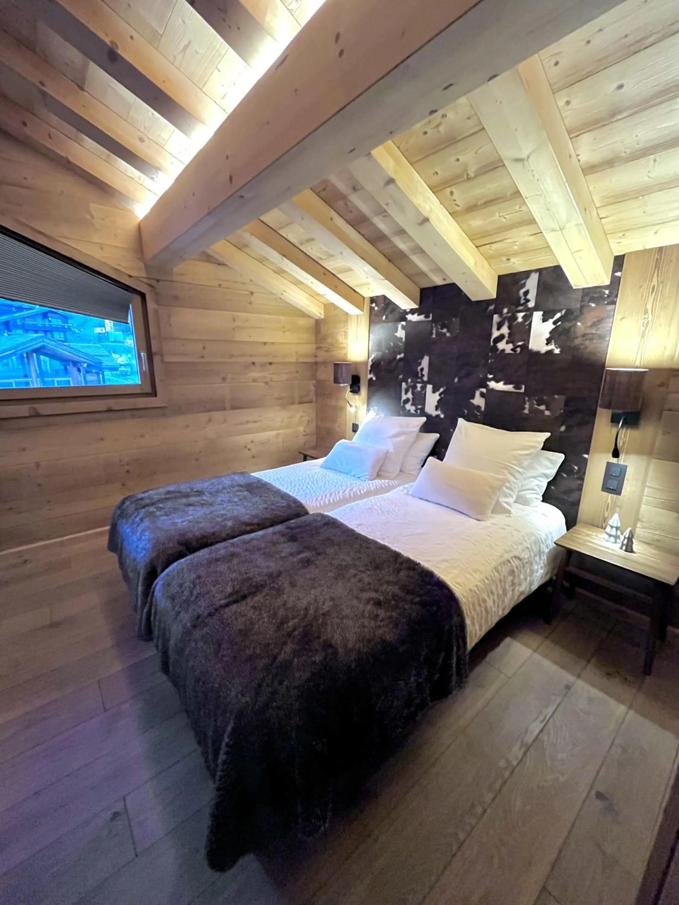 Photo of the whole room, Bed in Chalet Téléporté