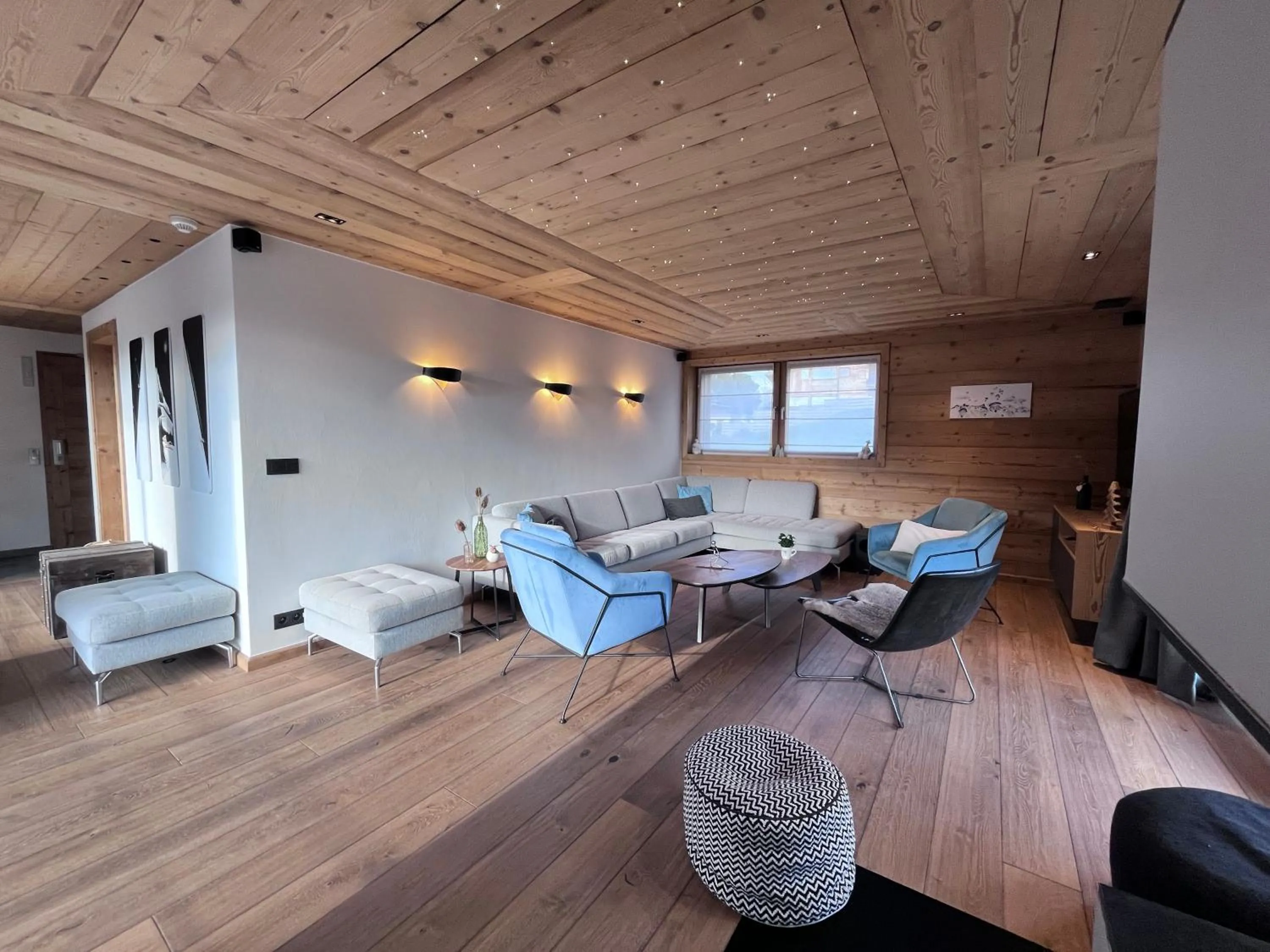 Communal lounge/ TV room in Chalet Téléporté