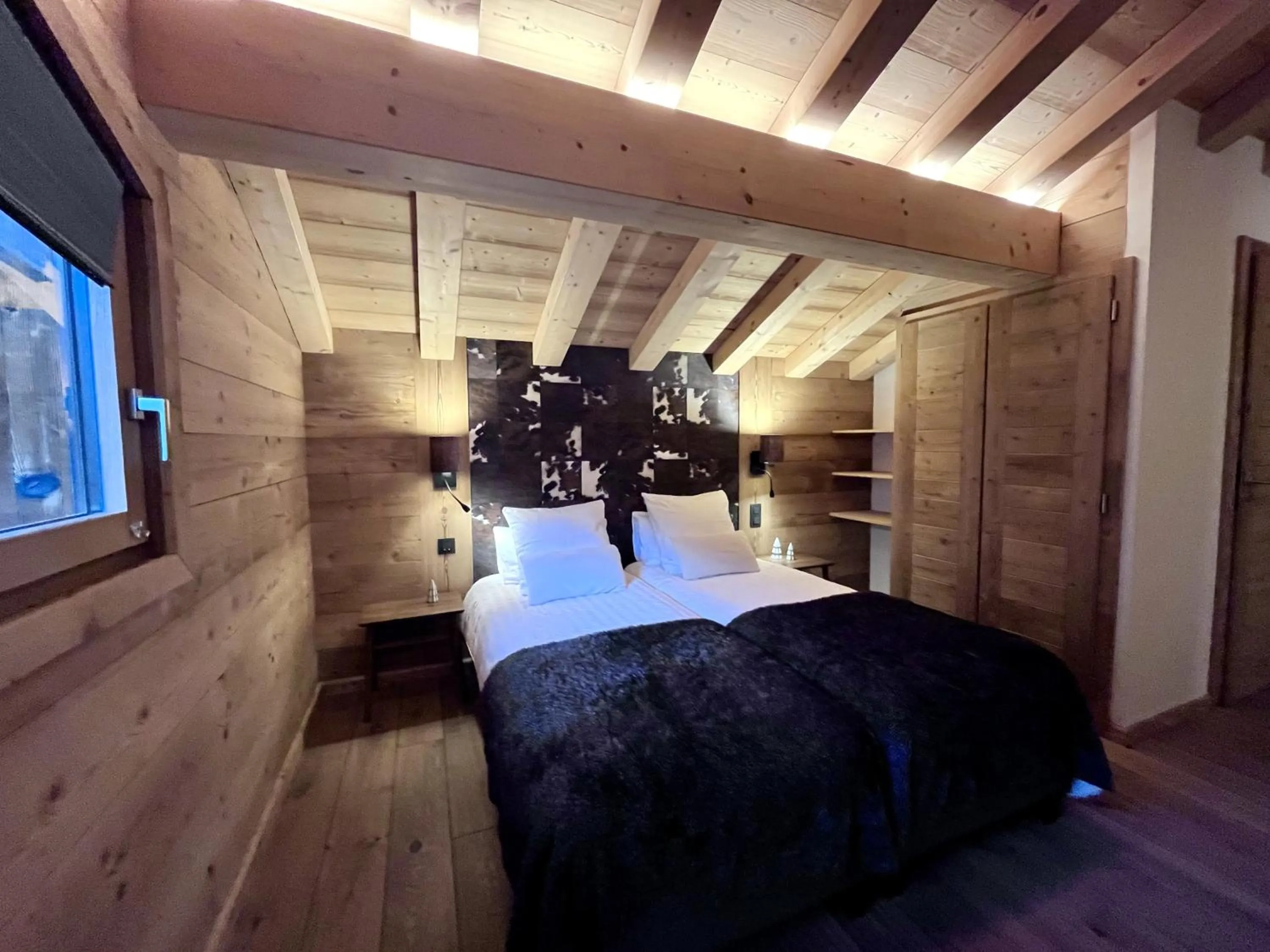 Photo of the whole room, Bed in Chalet Téléporté