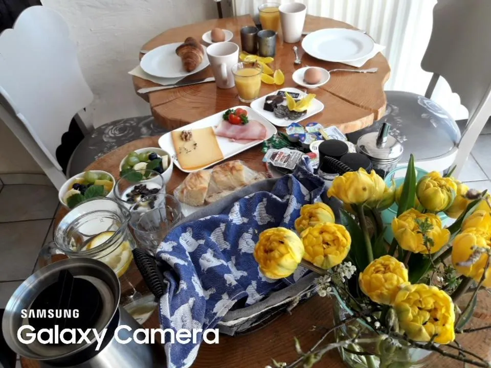 Breakfast in La Vie en Rose hotel