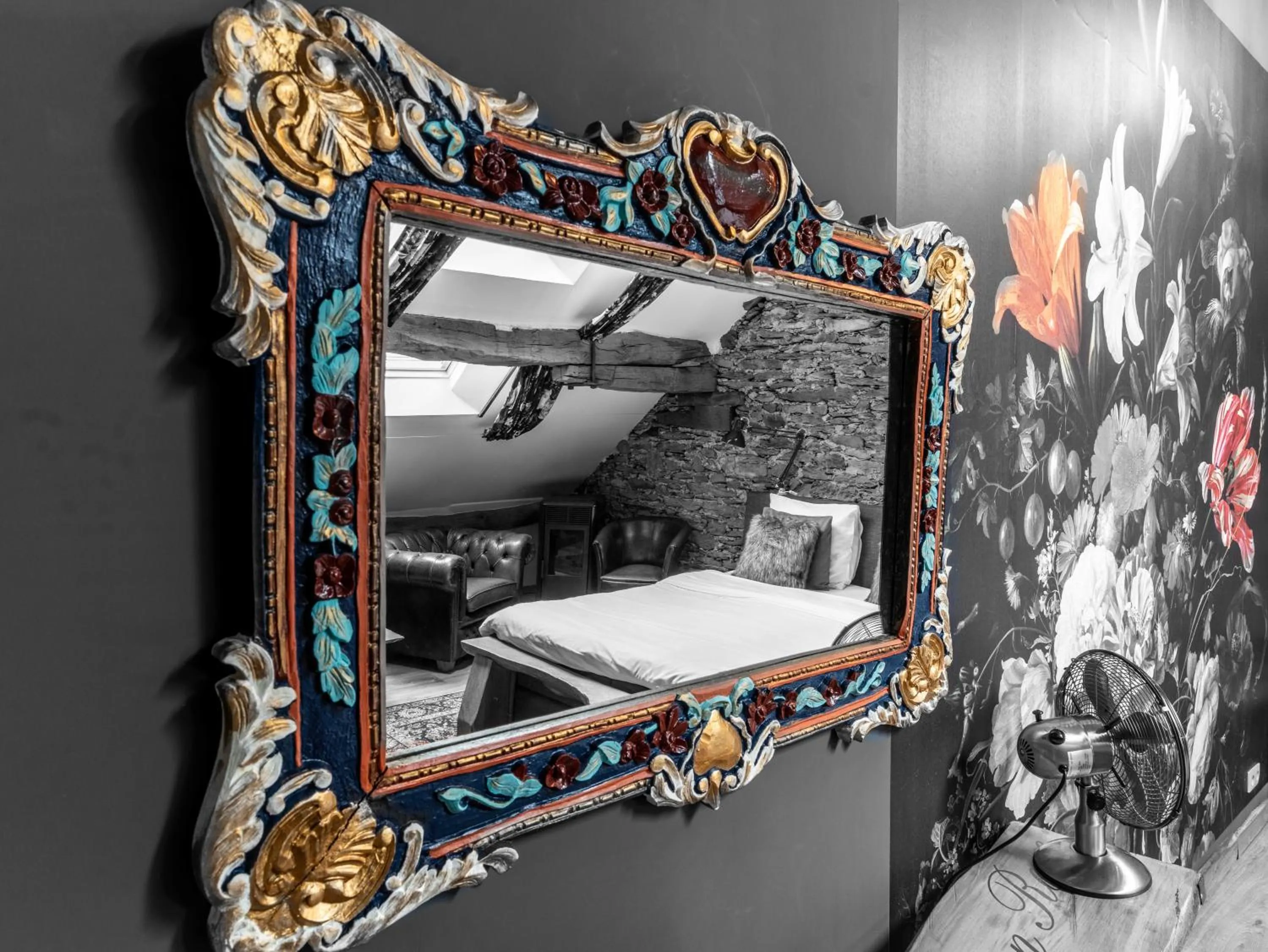 Decorative detail in La Vie en Rose hotel