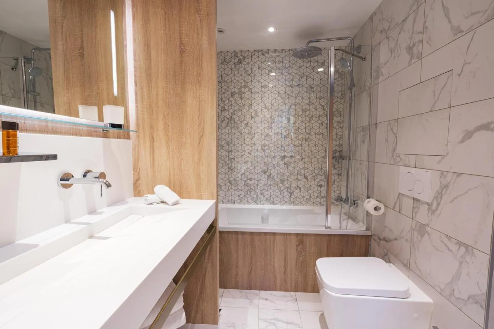 Shower in Le Moulin des Marais