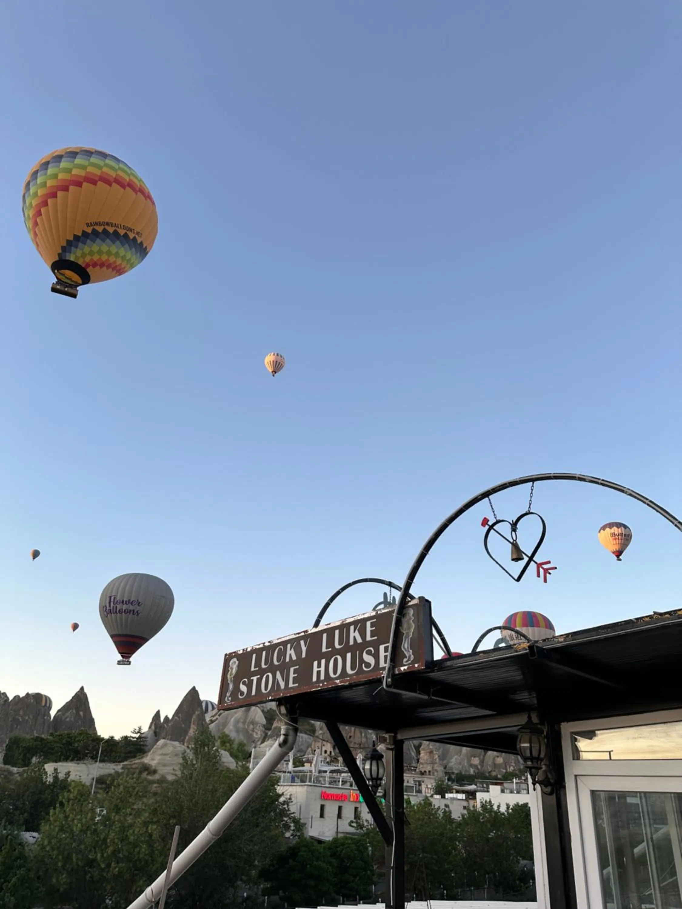 Day in Lucky Luke Stone House