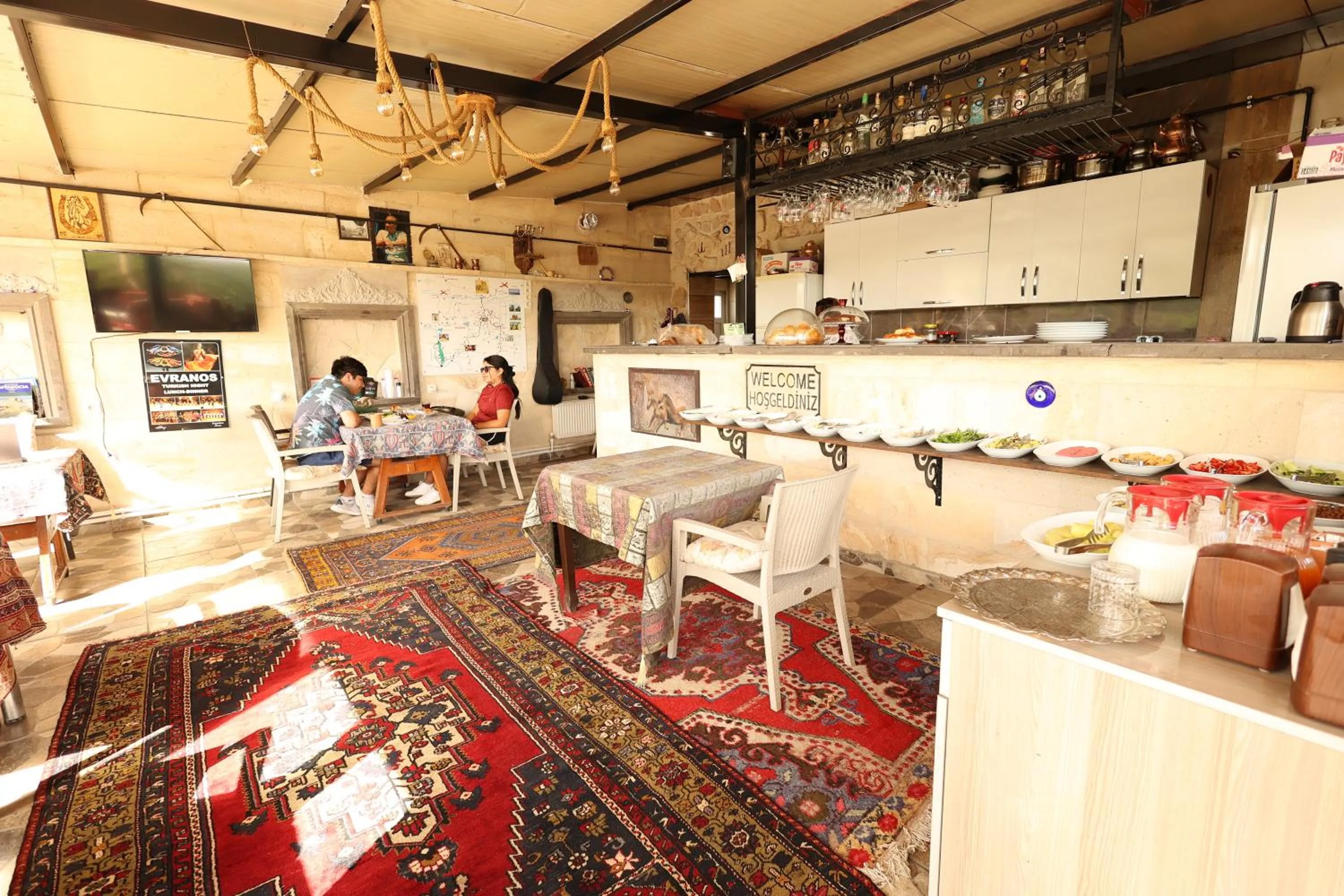 Restaurant/places to eat in Lucky Luke Stone House