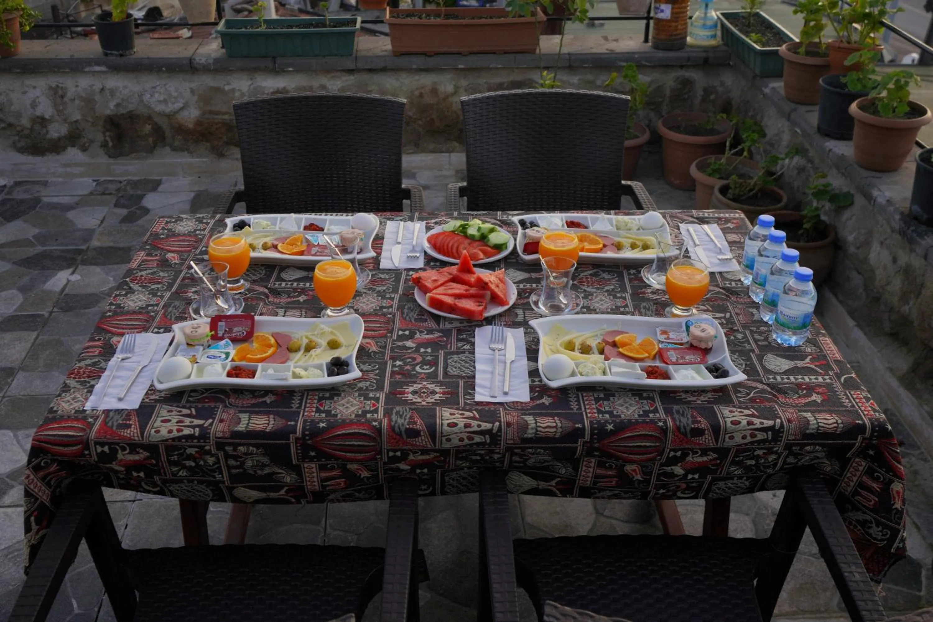 Drinks in Lucky Luke Stone House