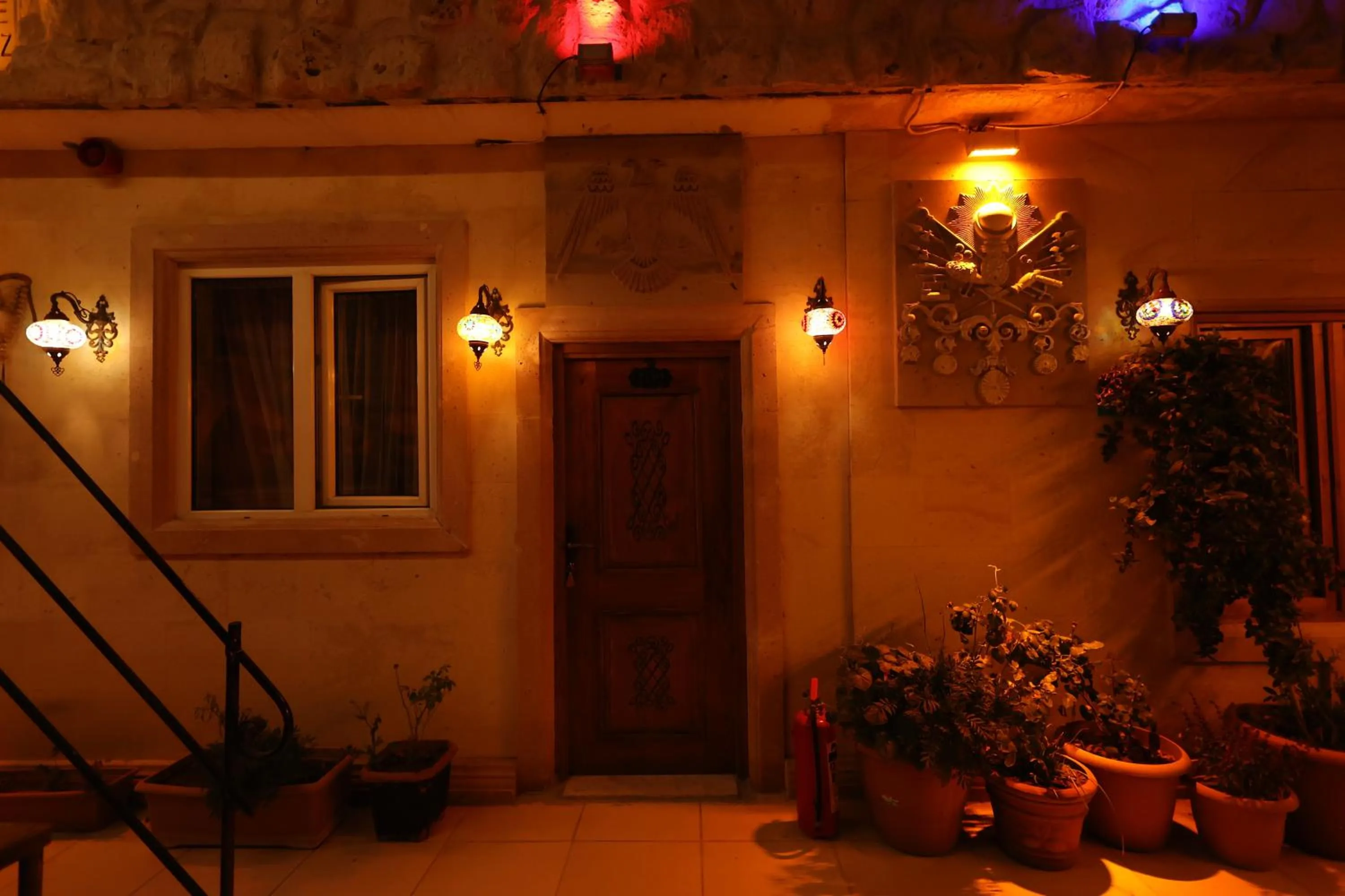 Night in Lucky Luke Stone House