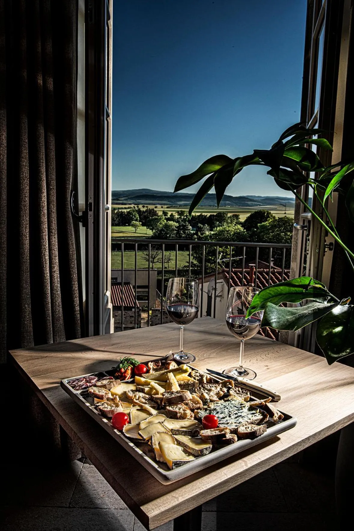 Food and drinks in The view of Montpeyroux