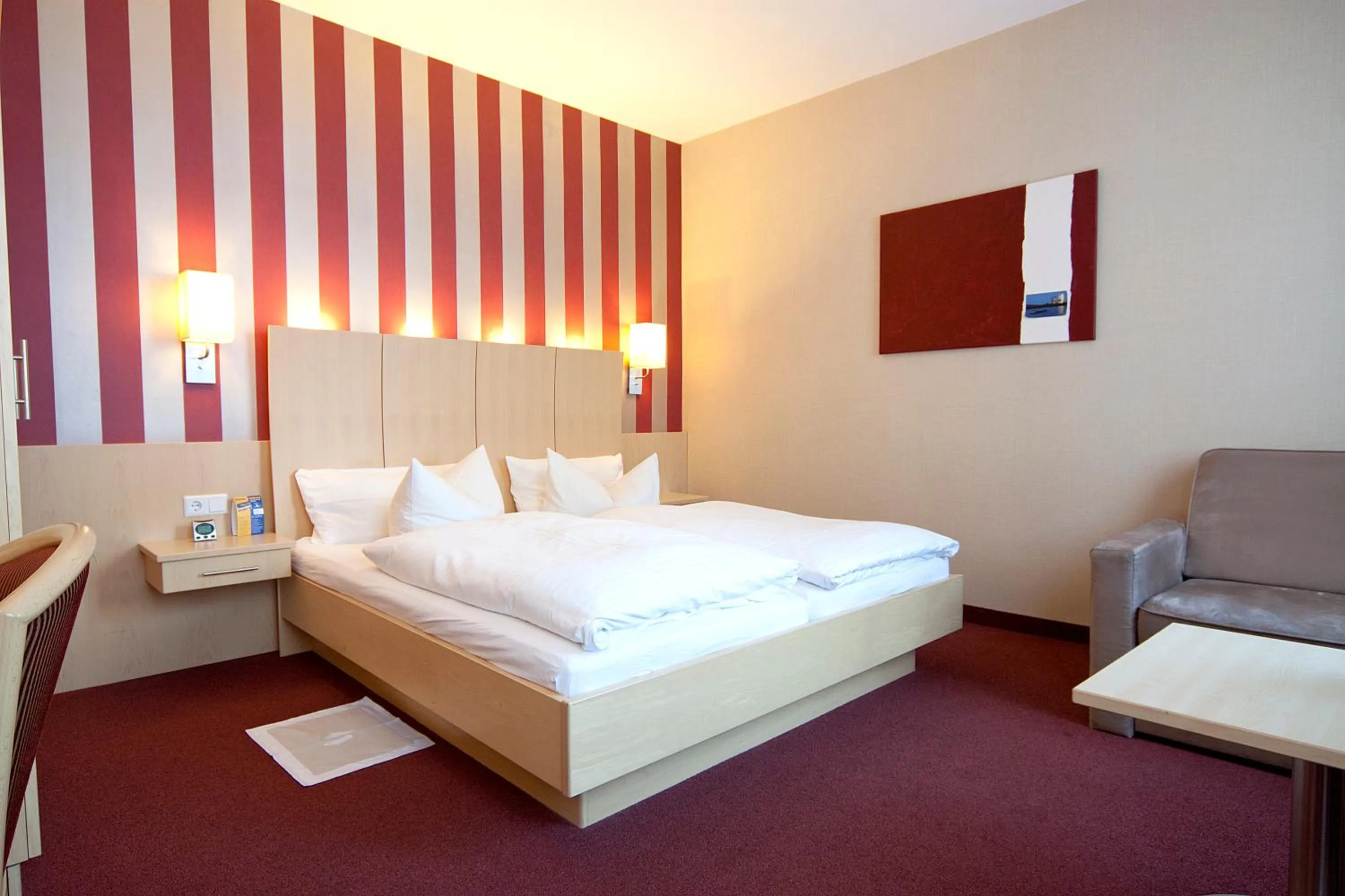 Photo of the whole room, Bed in Hotel Deutsches Haus