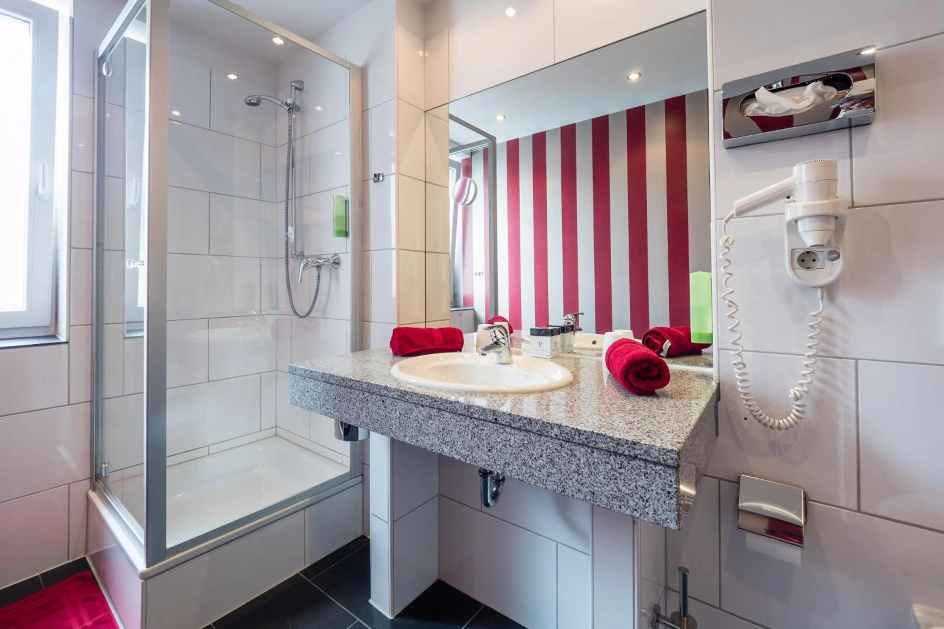 Shower in Hotel Deutsches Haus