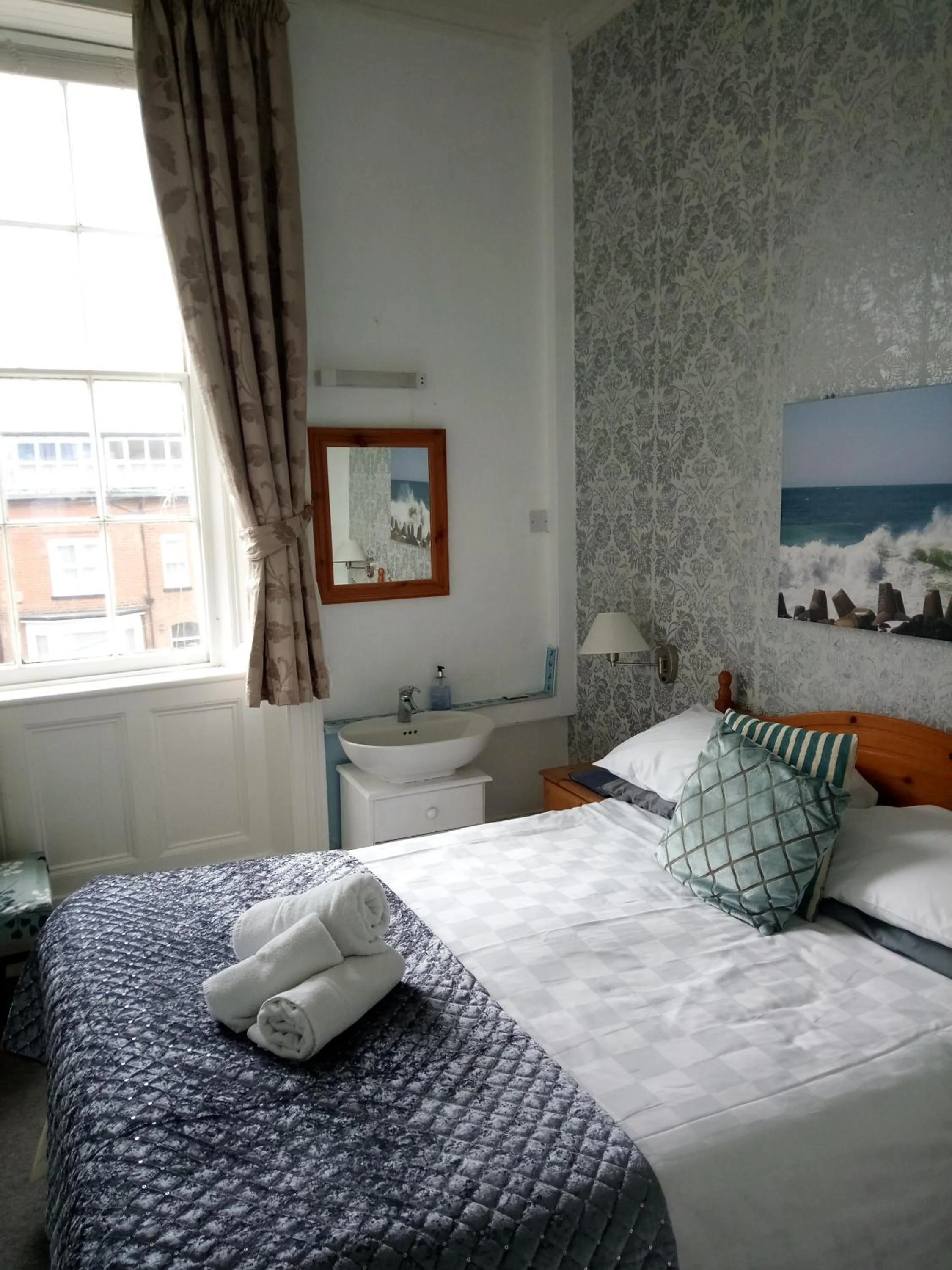 Bed in The Kenton Hotel