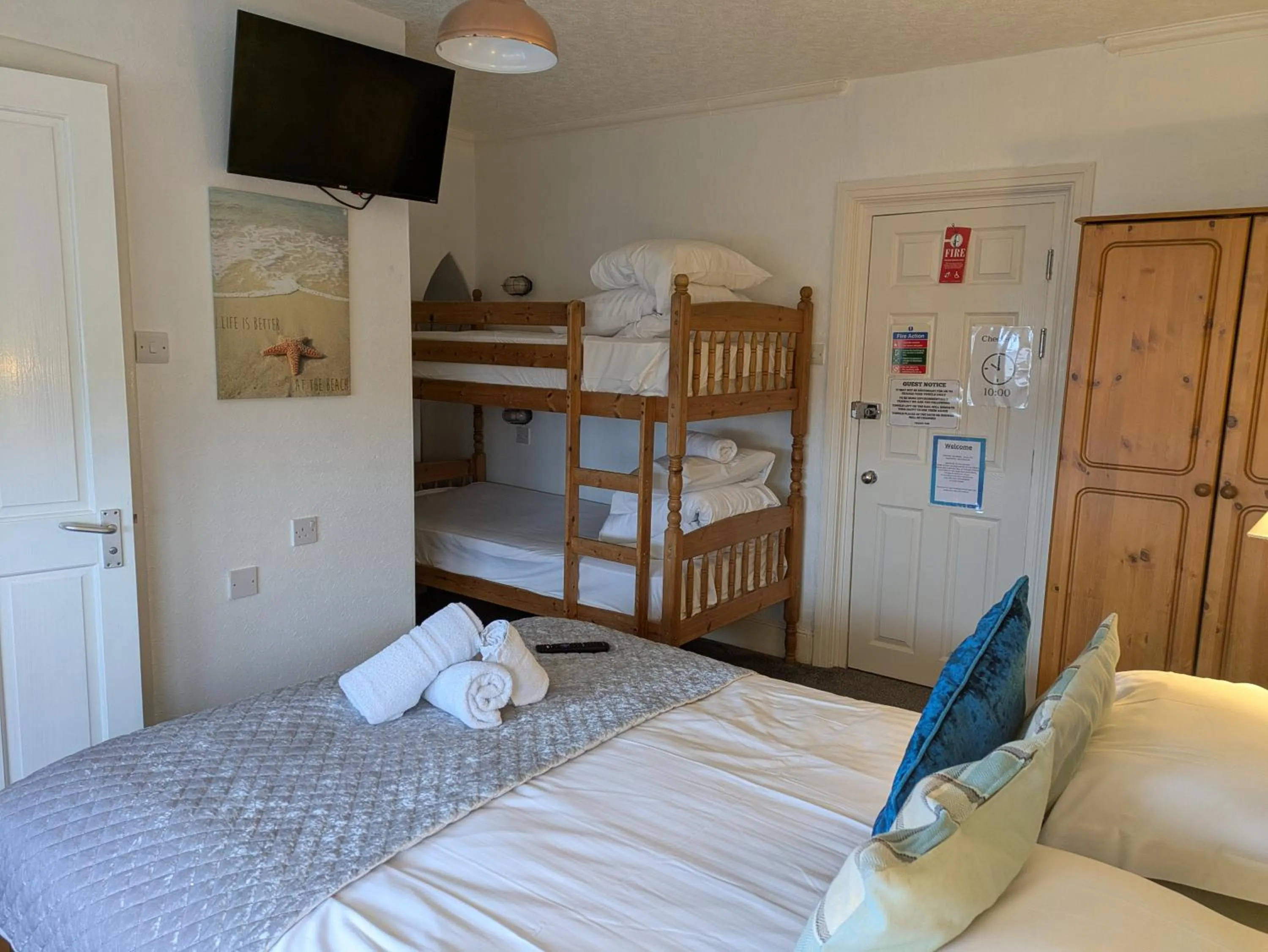 Bed in The Kenton Hotel