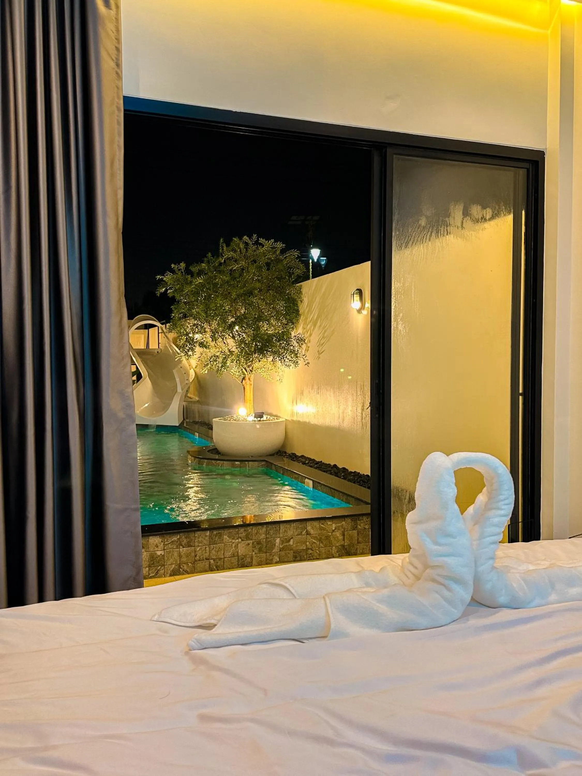 Bed in Skyline Resort