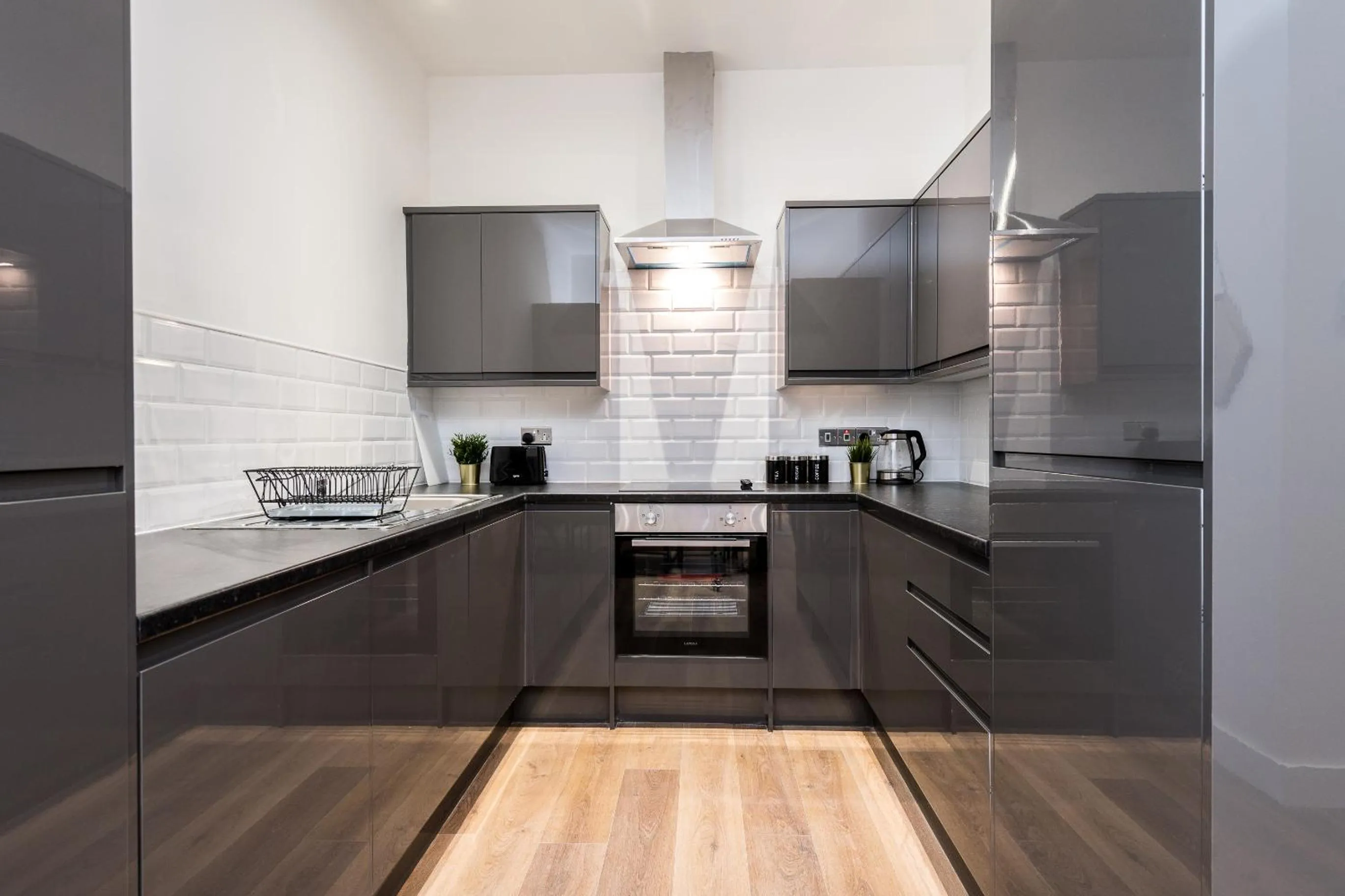 Kitchen or kitchenette in SGT Peppers Mathew Street Apartments By Happy Days