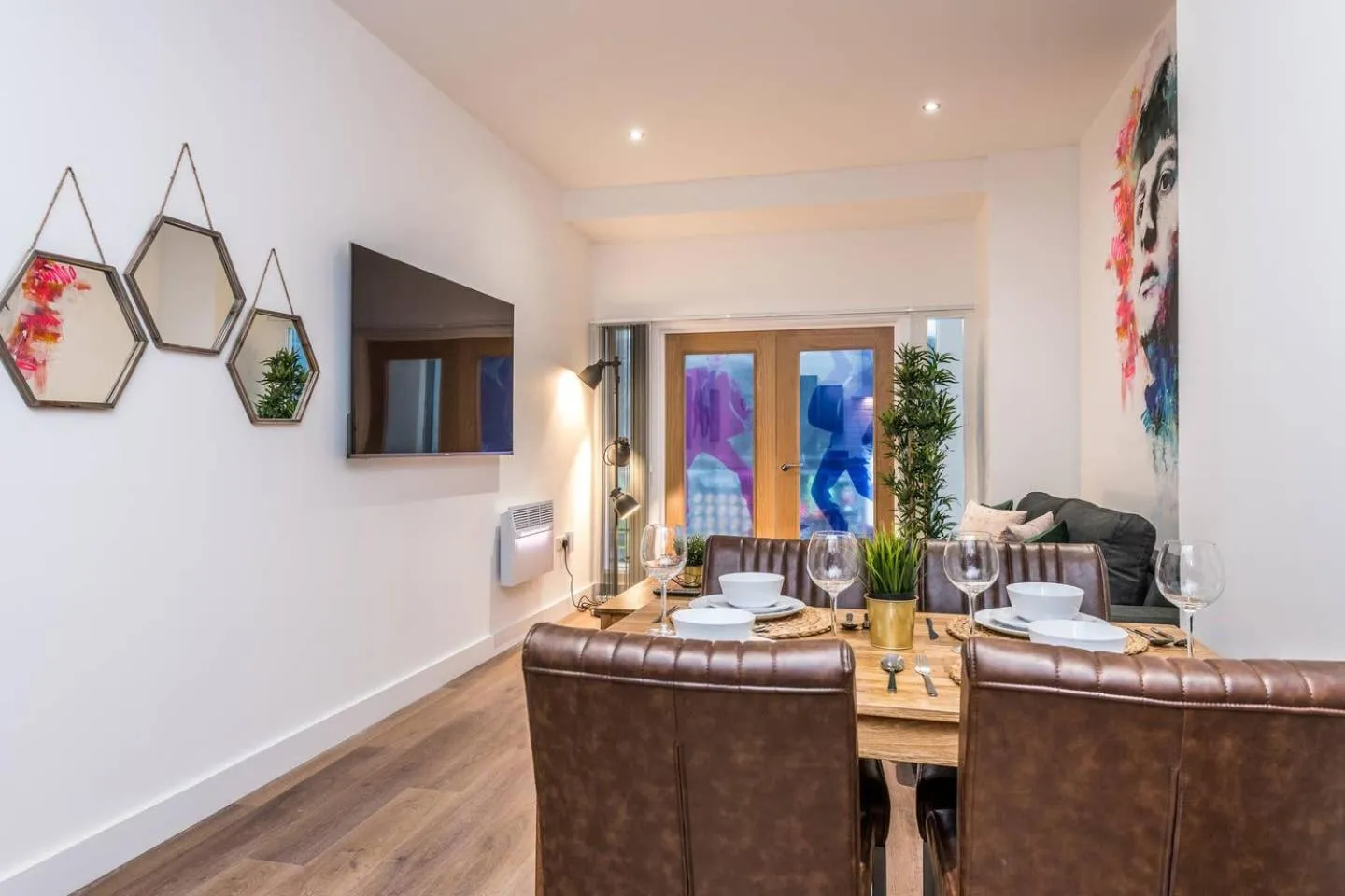 Living room in SGT Peppers Mathew Street Apartments By Happy Days