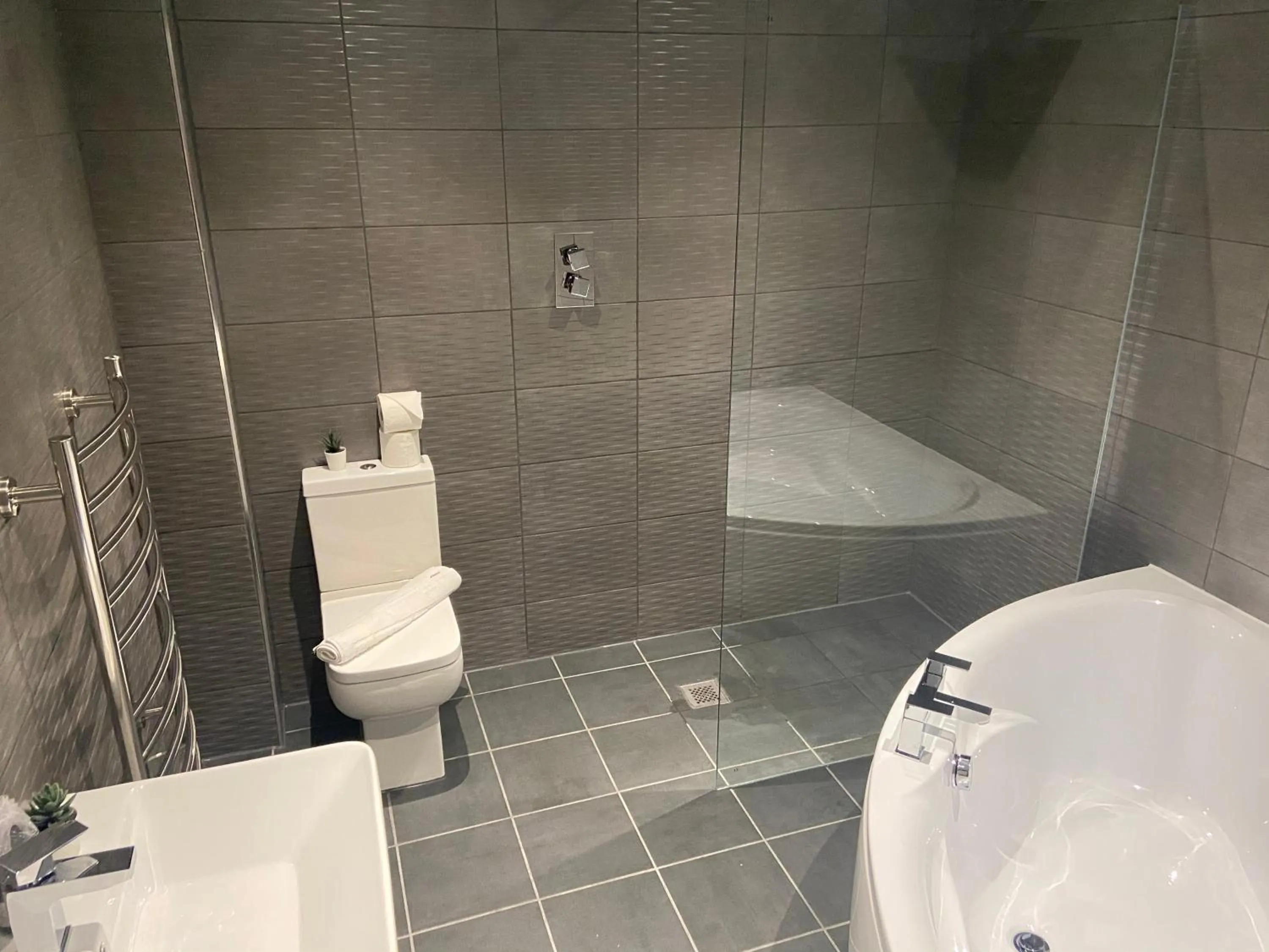 Bathroom in SGT Peppers Mathew Street Apartments By Happy Days