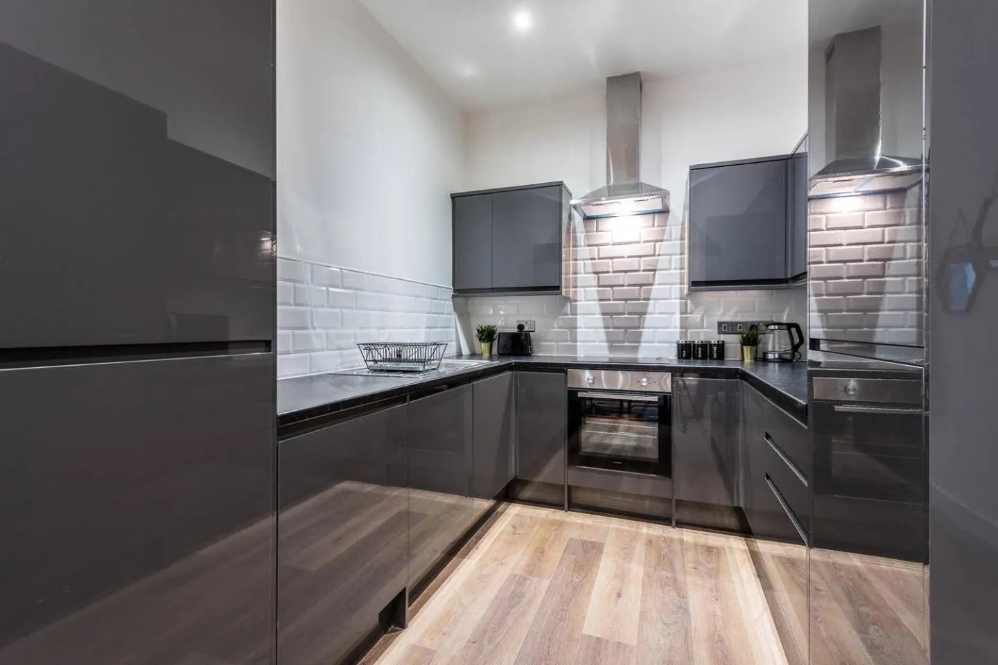 Kitchen or kitchenette in SGT Peppers Mathew Street Apartments By Happy Days