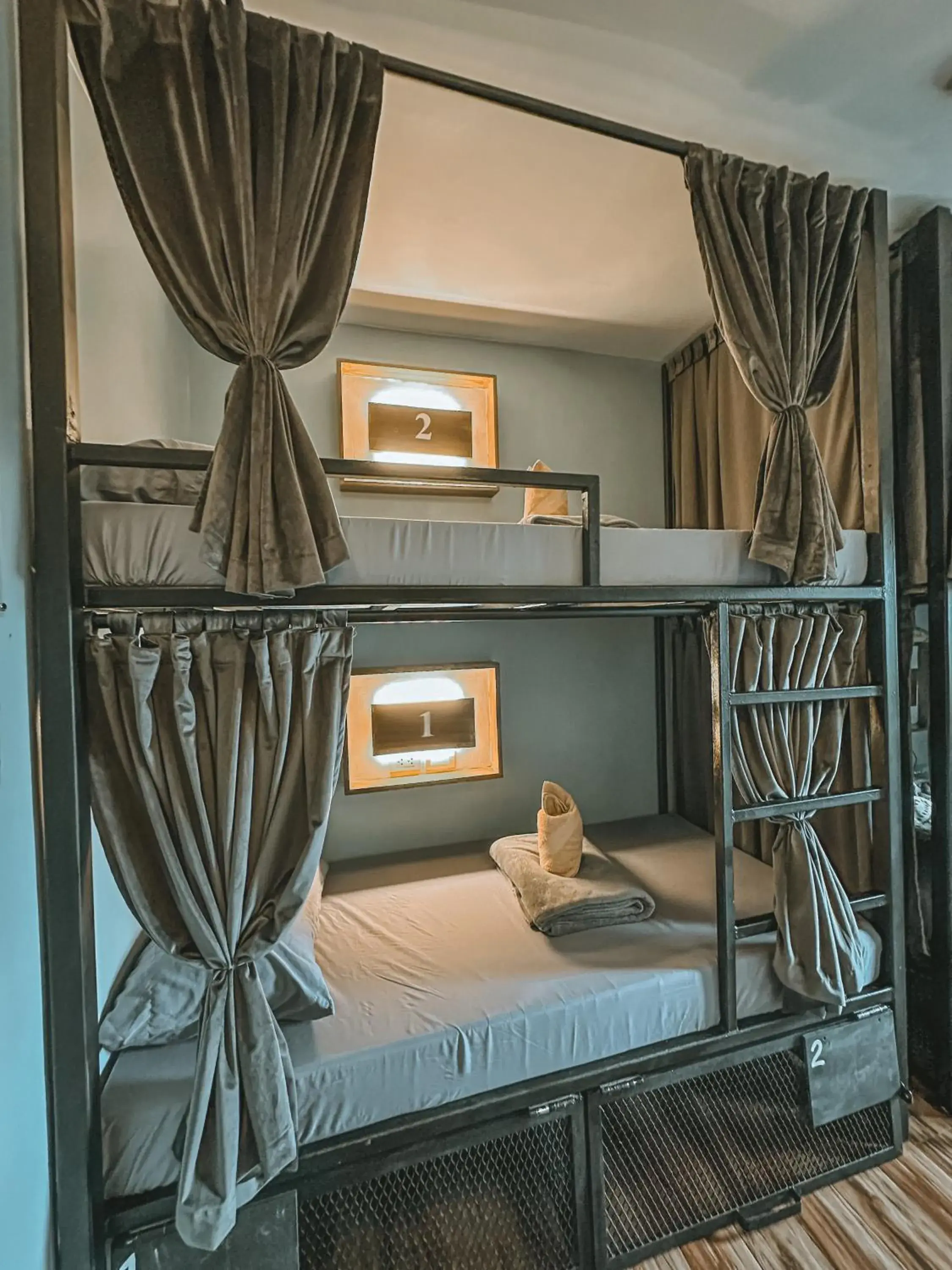 4-Bed Mixed Dormitory Room - single occupancy in Outpost Hostel - Coron 4-Bed Mixed Dormitory Room - single occupancy in Outpost Hostel - Coron