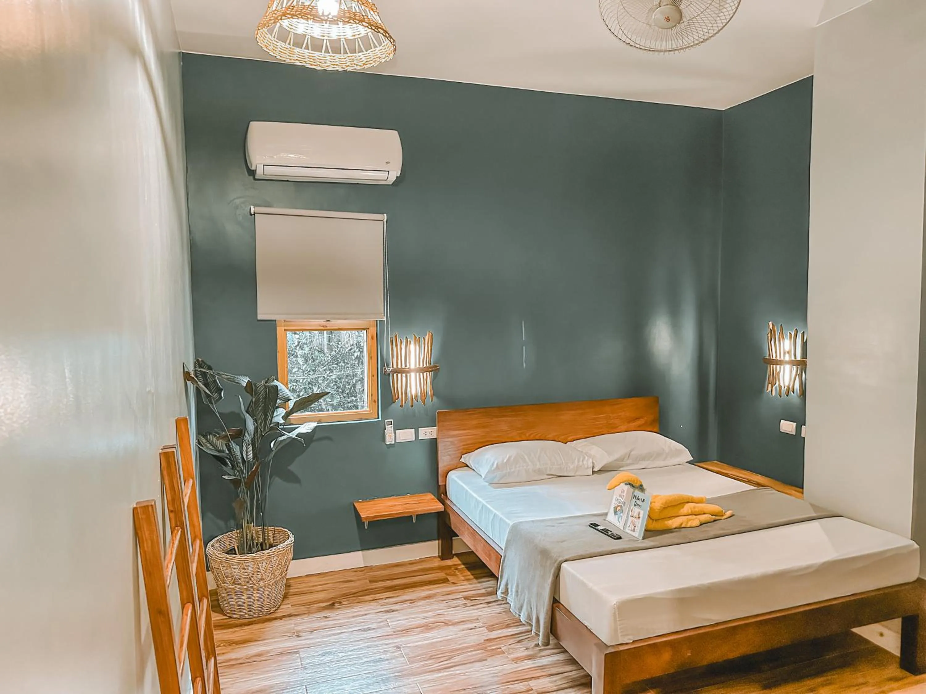 Bed in Outpost Hostel - Coron