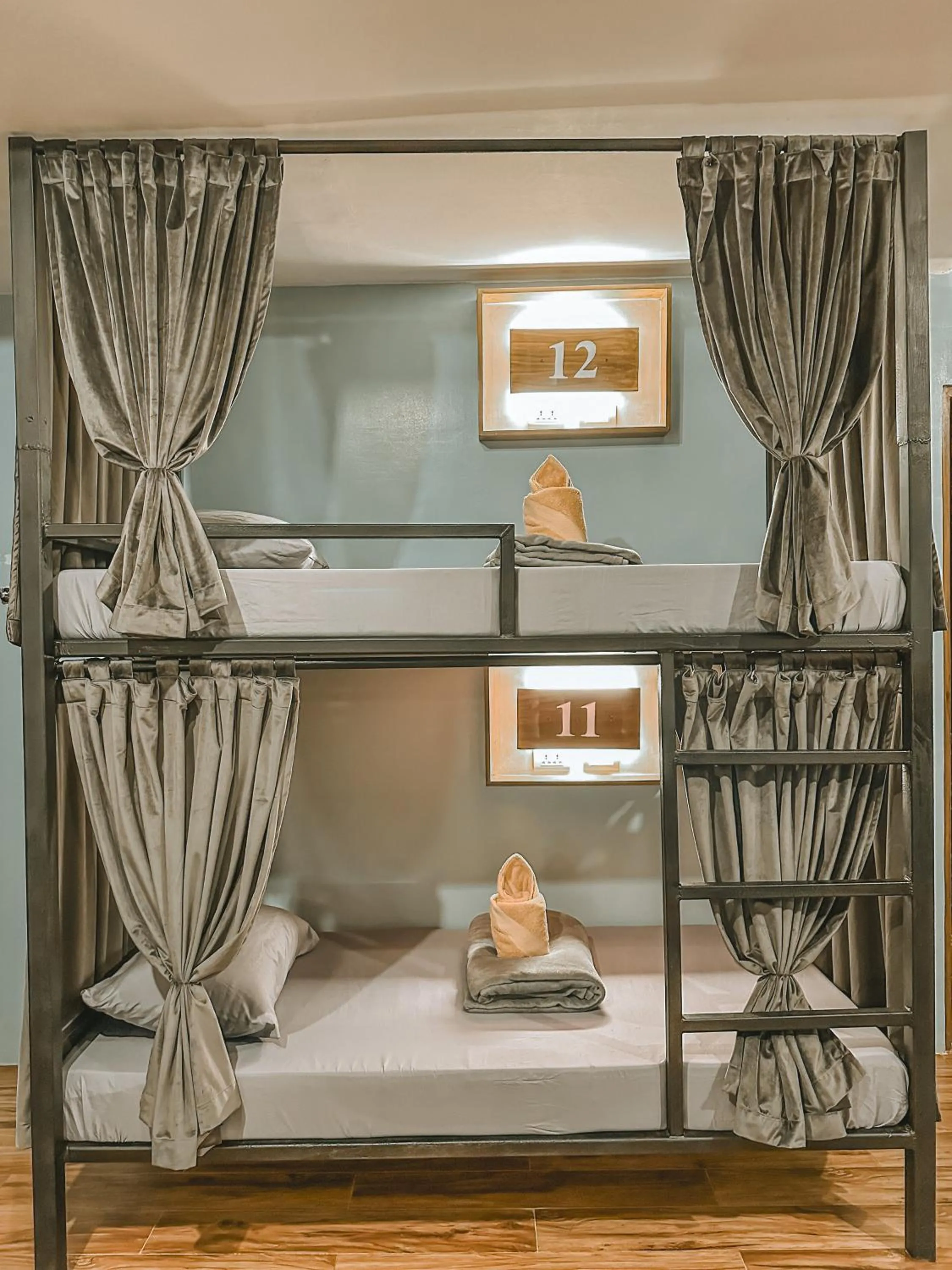 Bedroom, Bed in Outpost Hostel - Coron