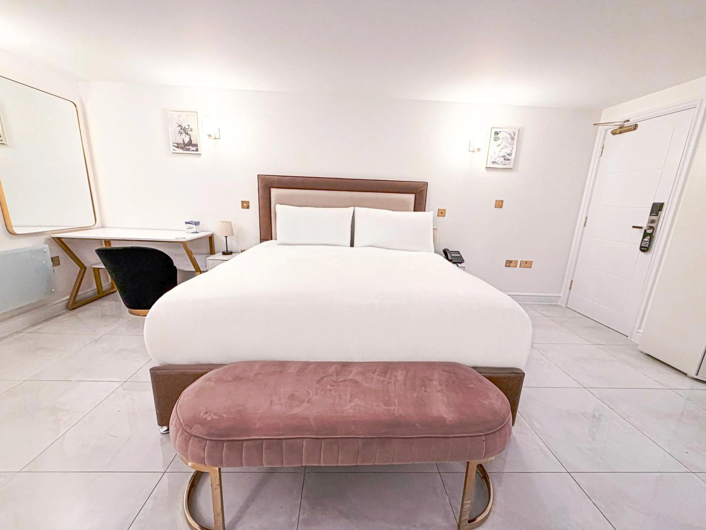 Bed in The Hadley Hotel