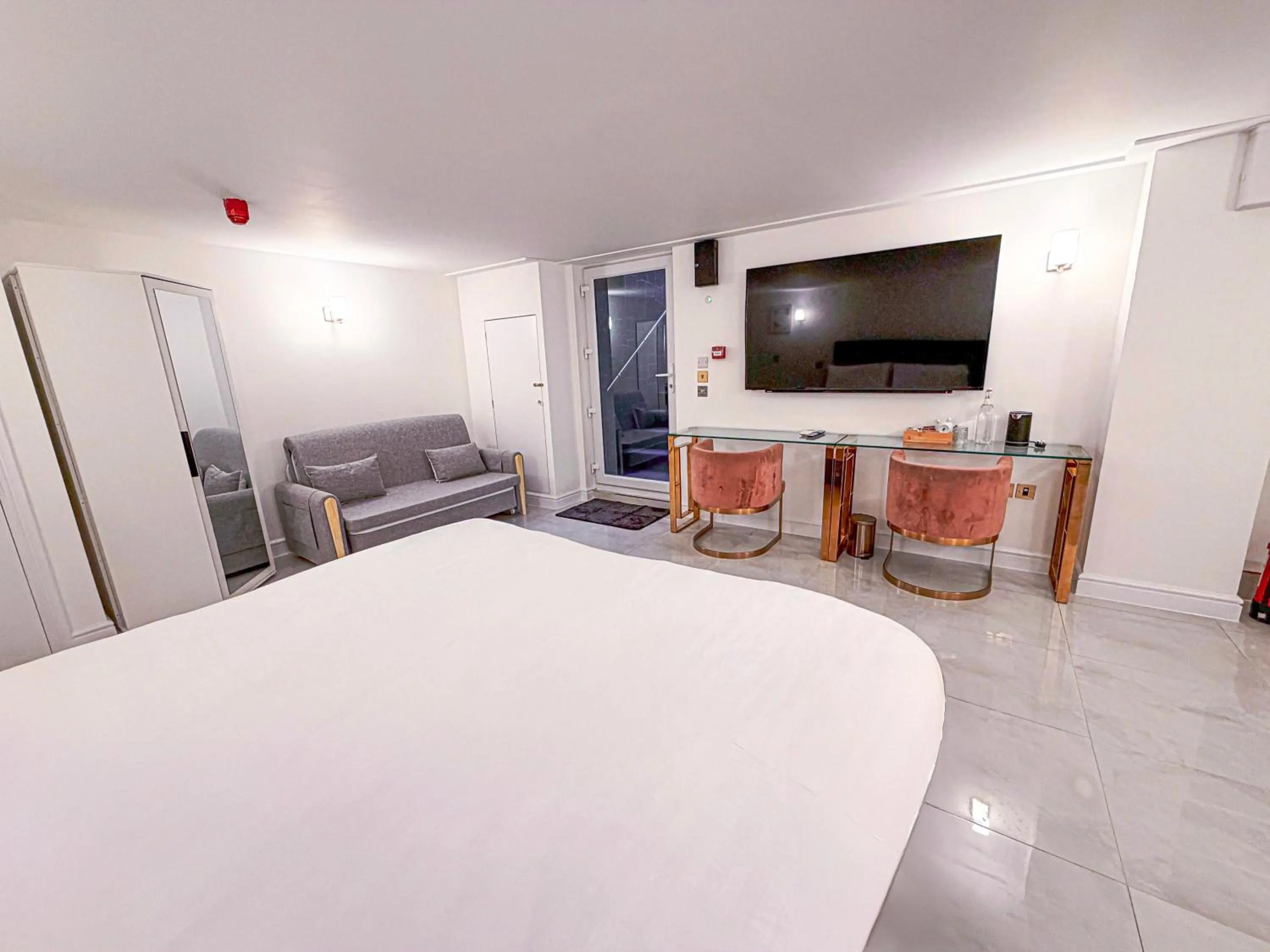 Bed in The Hadley Hotel