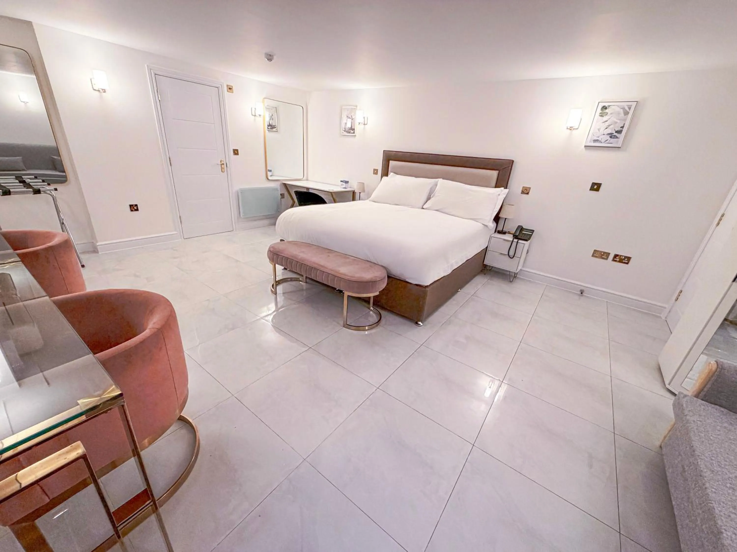 Bed in The Hadley Hotel