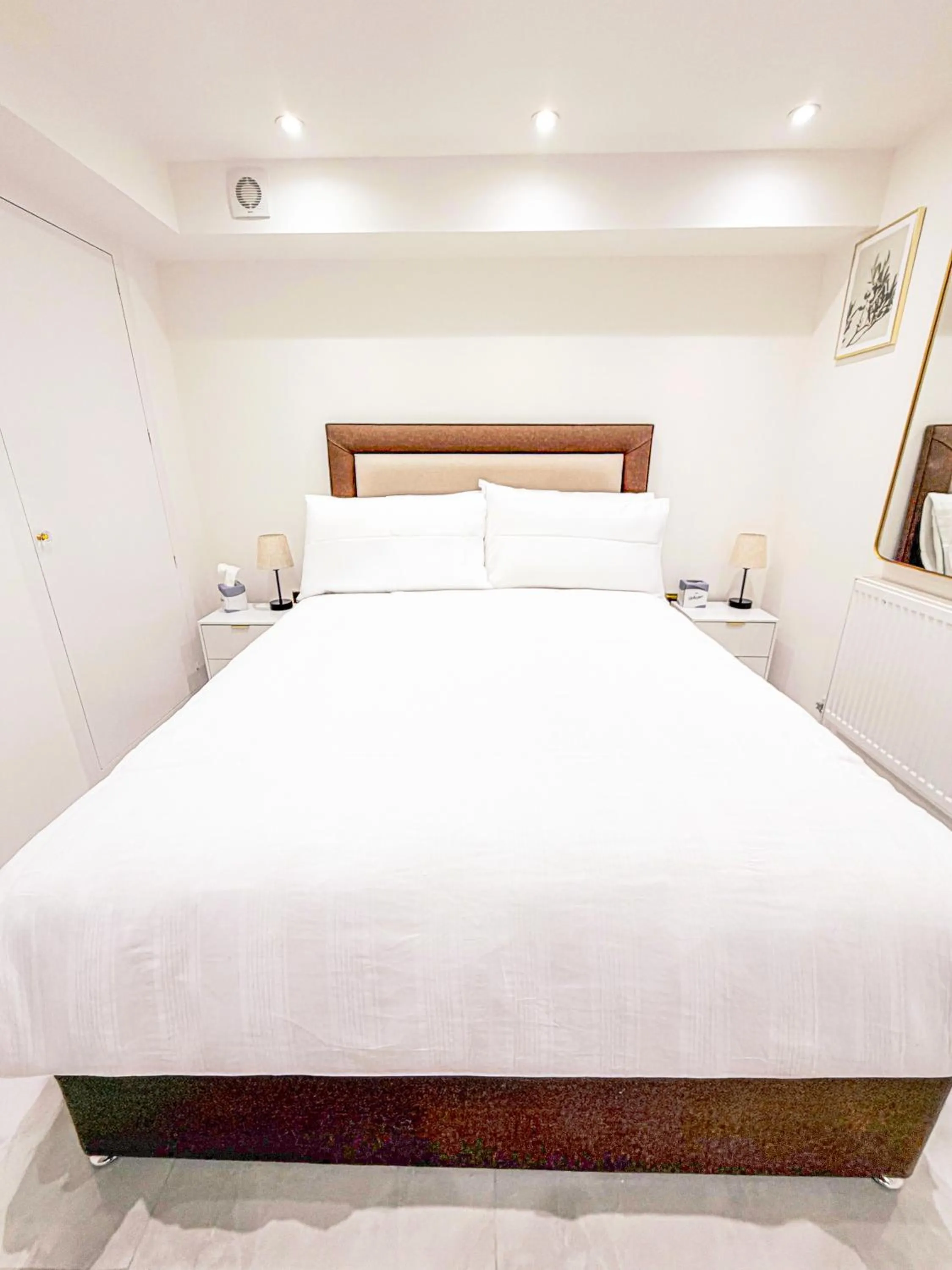 Bed in The Hadley Hotel