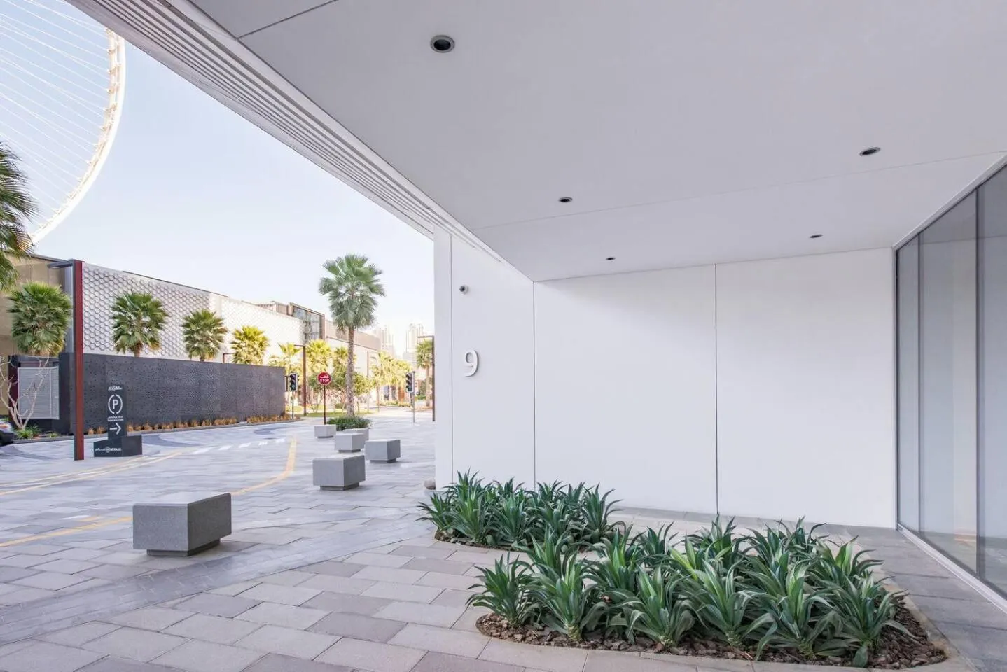 Facade/entrance in Posh 2 BR Oceanfront Apt in the Heart of Bluewaters Island