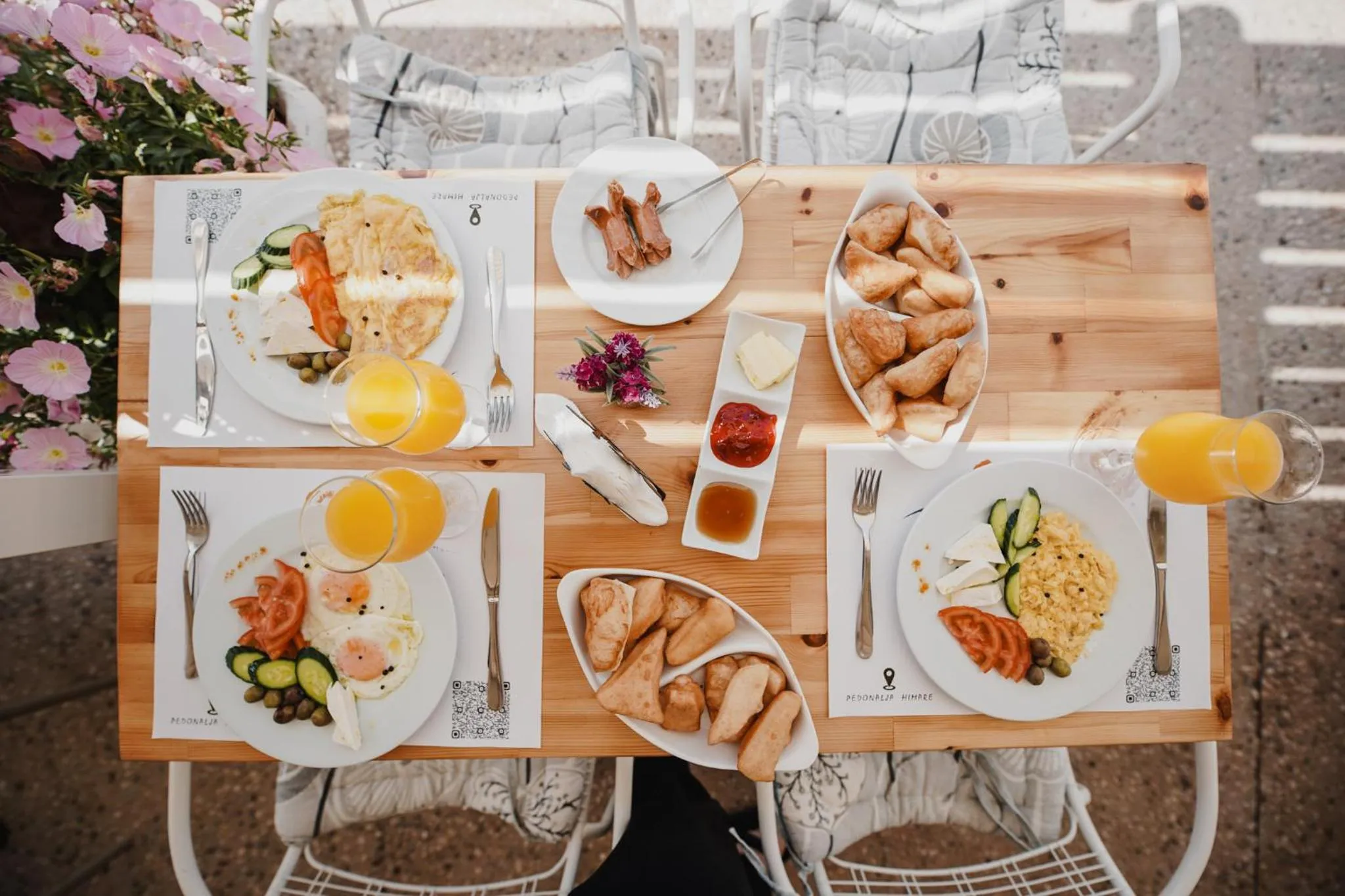 Food and drinks in Himara 28 Hotel