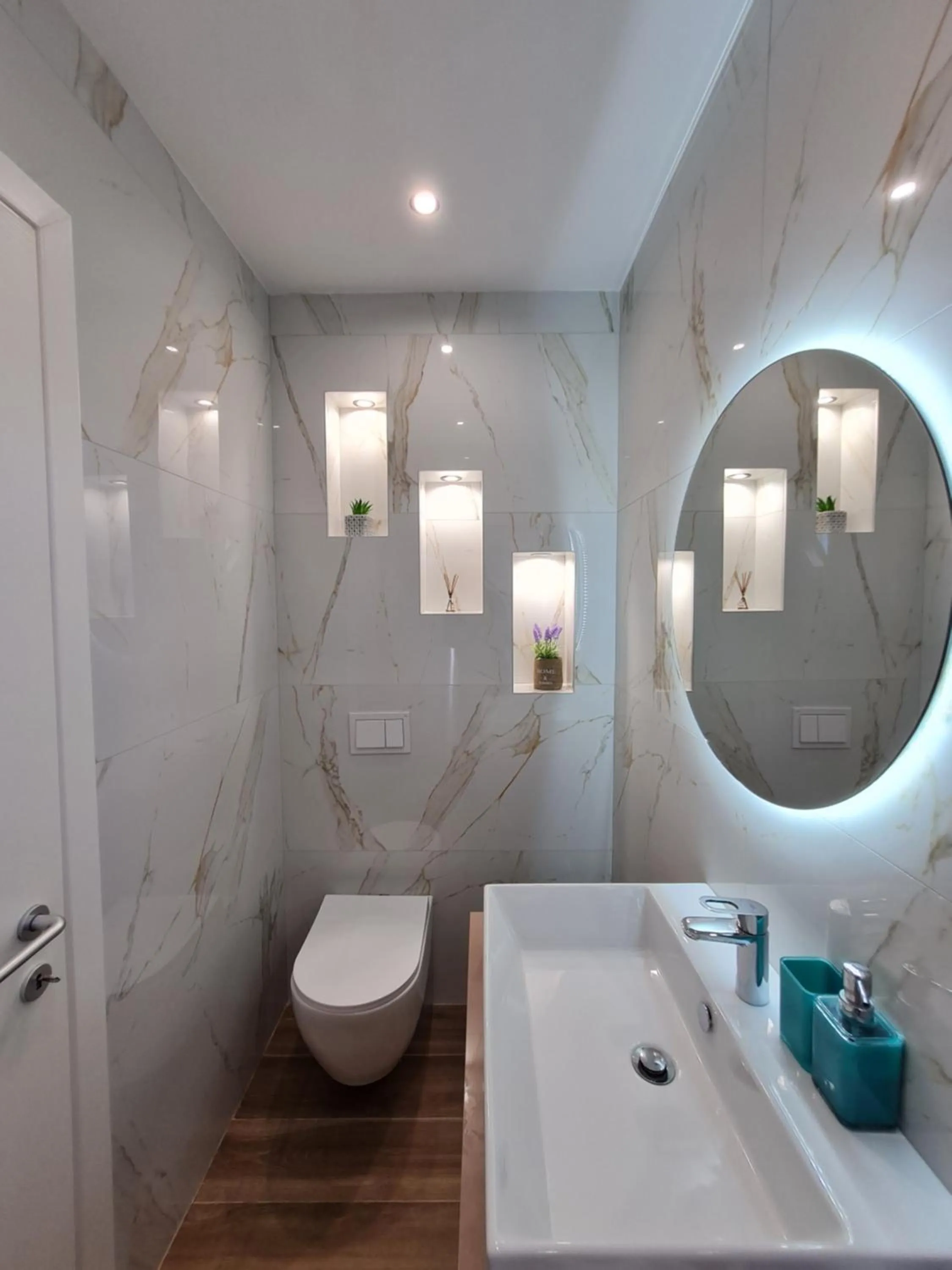 Shower in Himara 28 Hotel