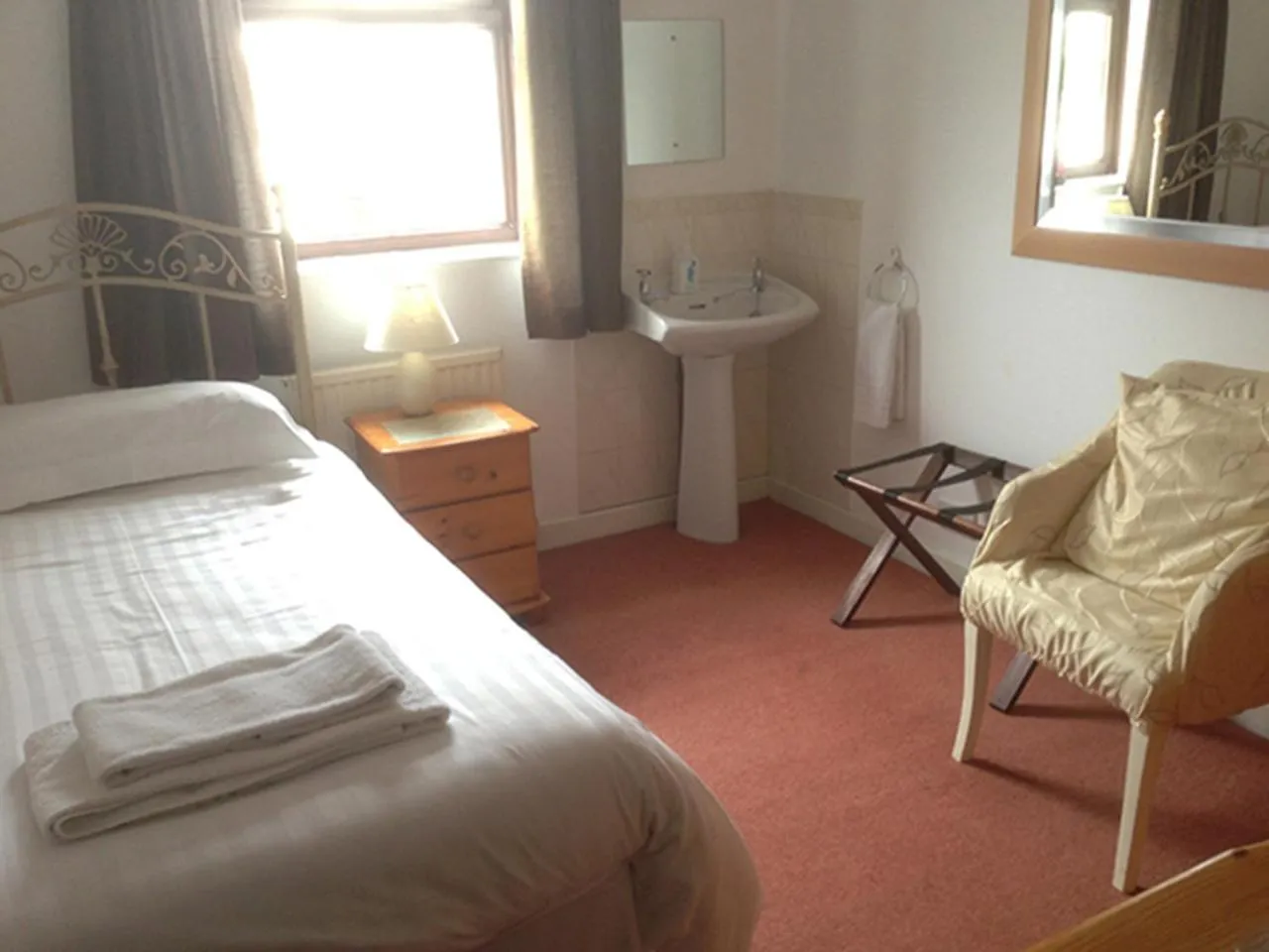 Day, Bed in Beverley Inn & Hotel