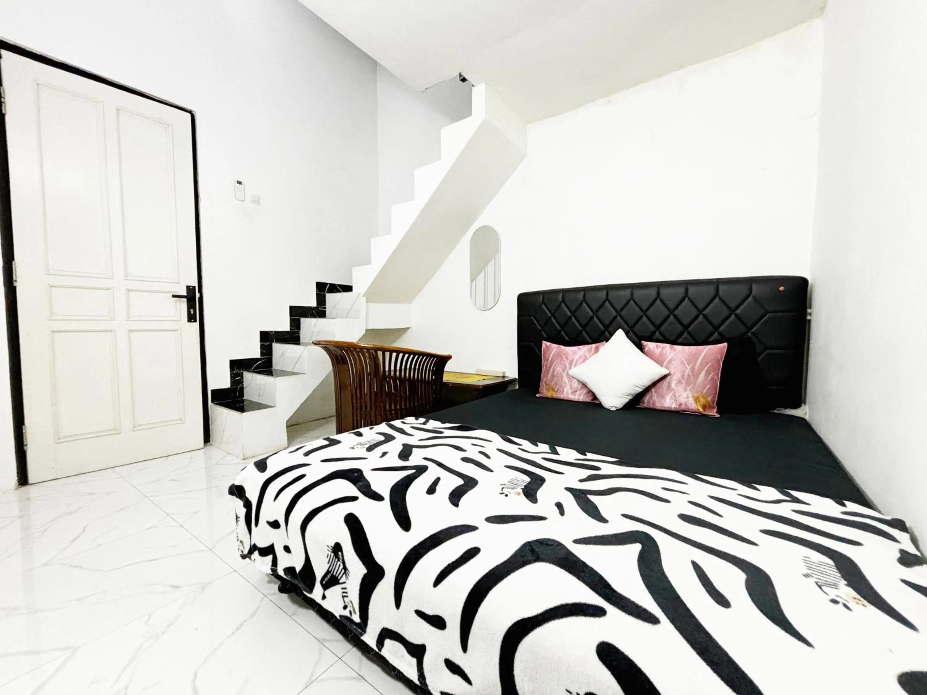 Bed in Kost Harian Semarang Murah