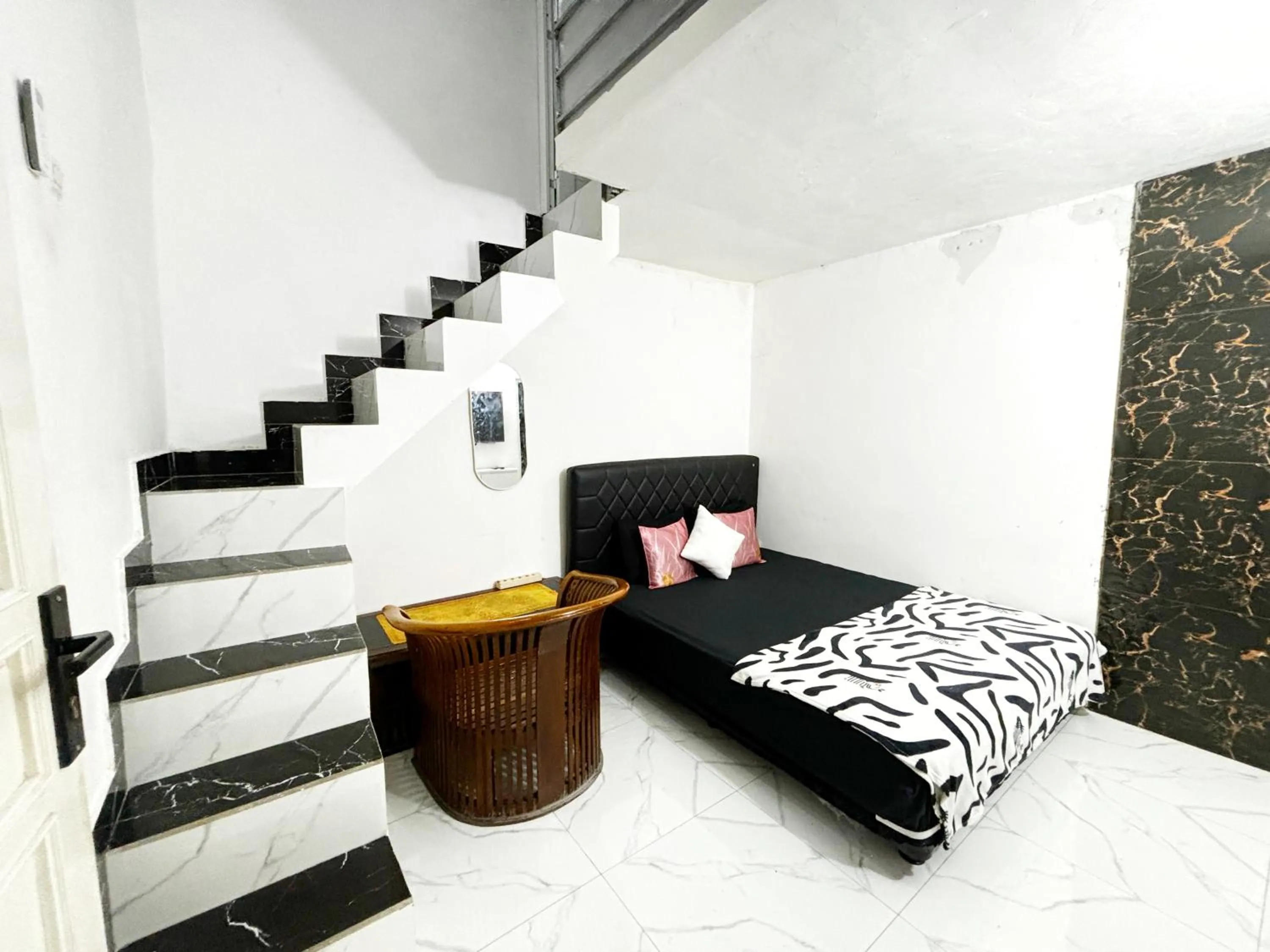 Bed in Kost Harian Semarang Murah