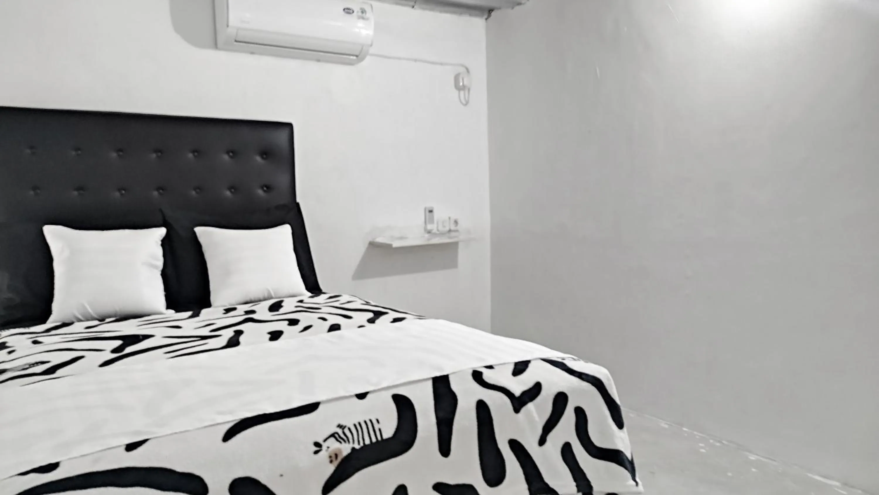 Bedroom, Bed in Kost Harian Semarang Murah