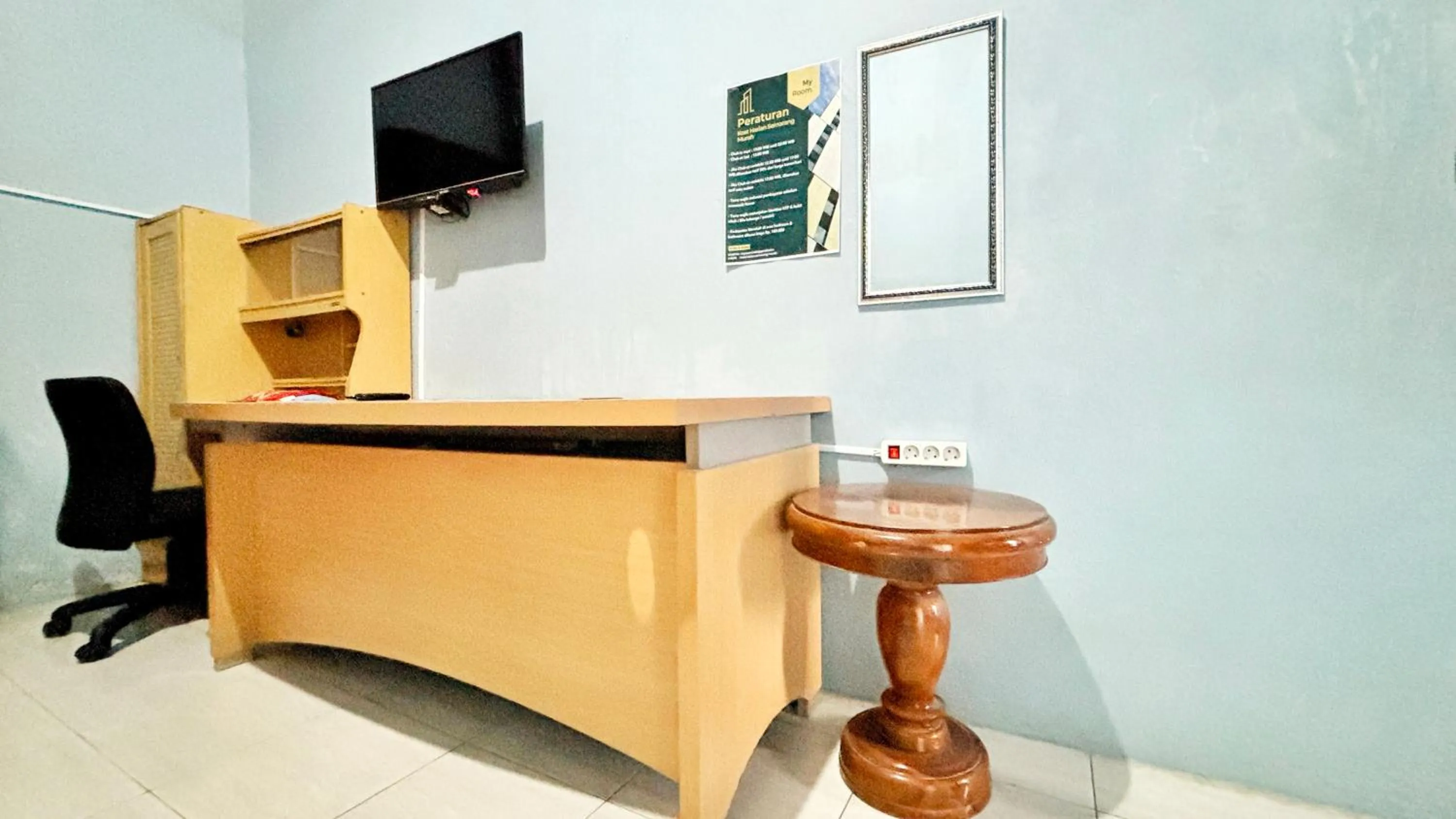 TV and multimedia in Kost Harian Semarang Murah