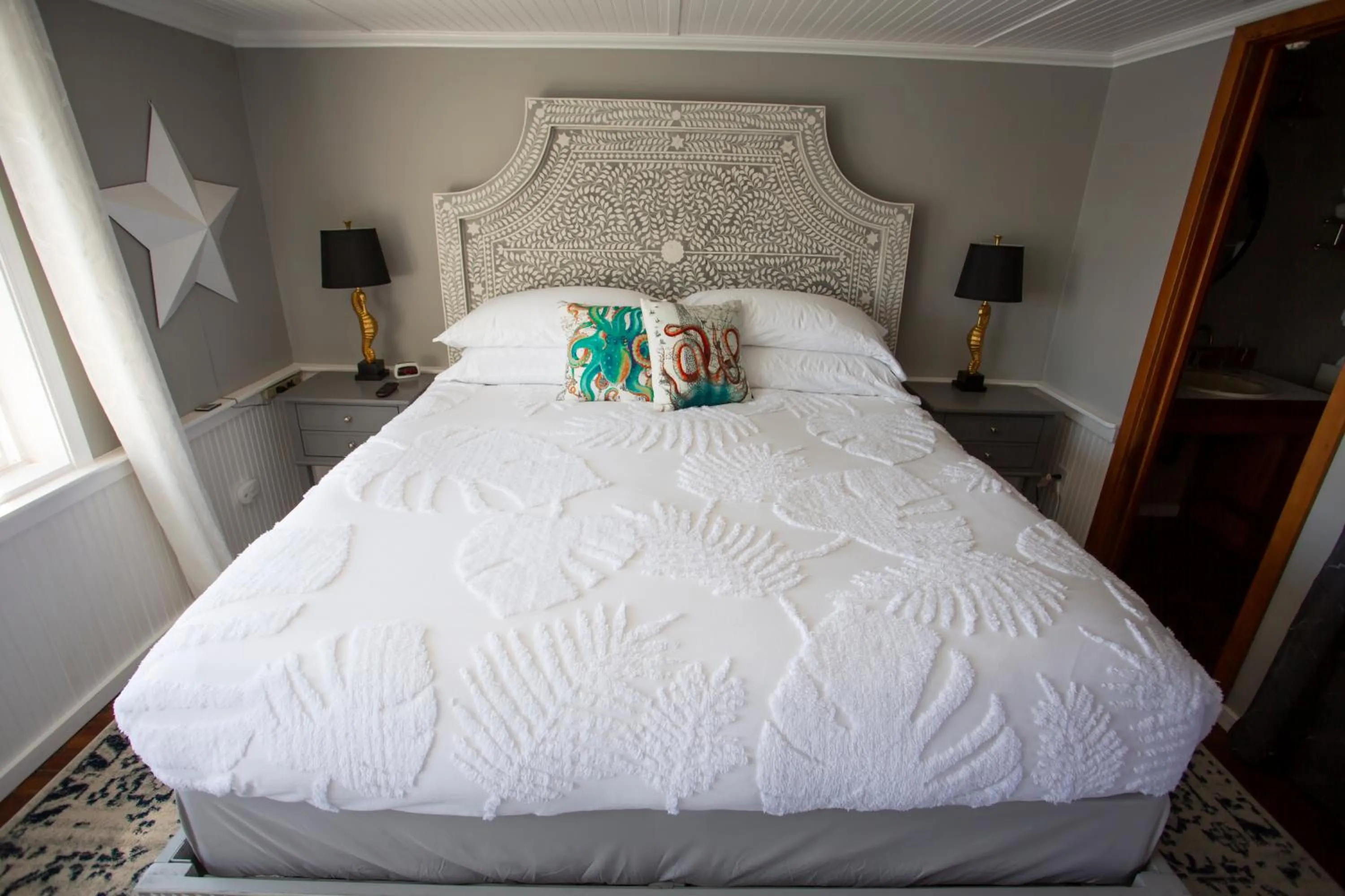 Bed in The Newport Belle