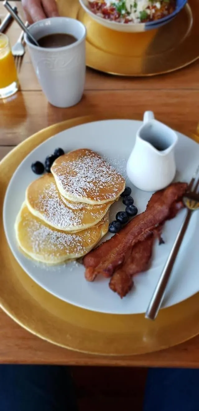 Breakfast in The Newport Belle