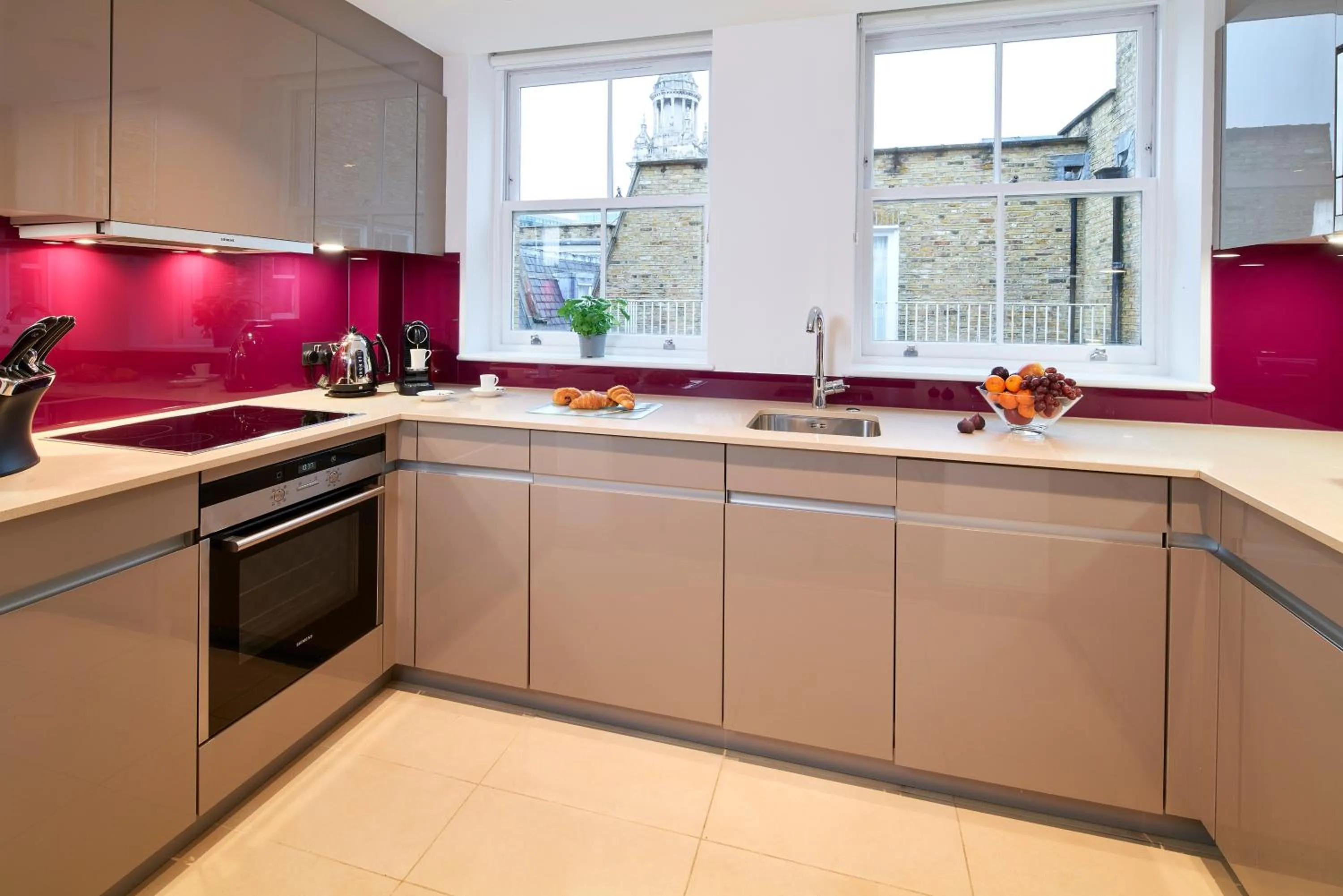 Coffee/tea facilities in Cheval Calico House