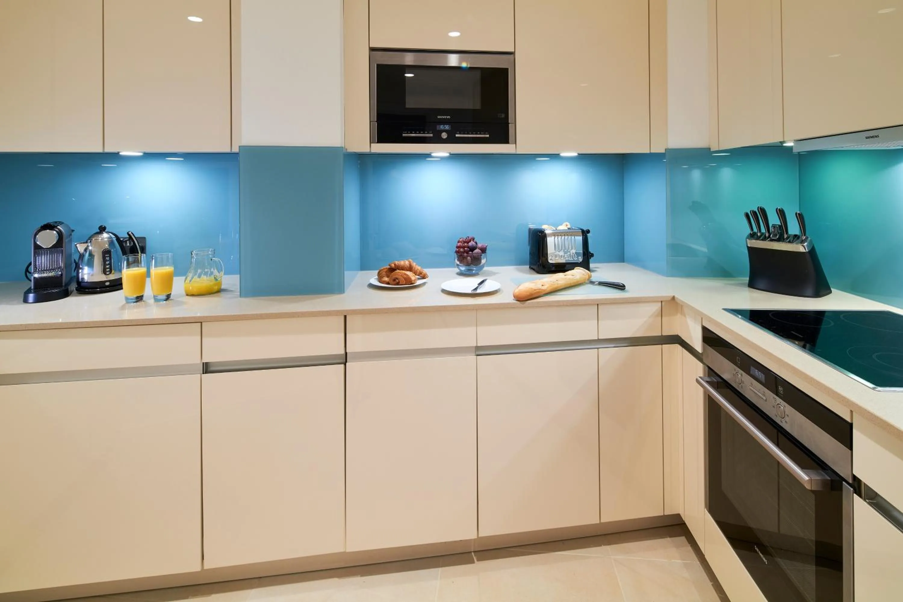 Coffee/tea facilities in Cheval Calico House