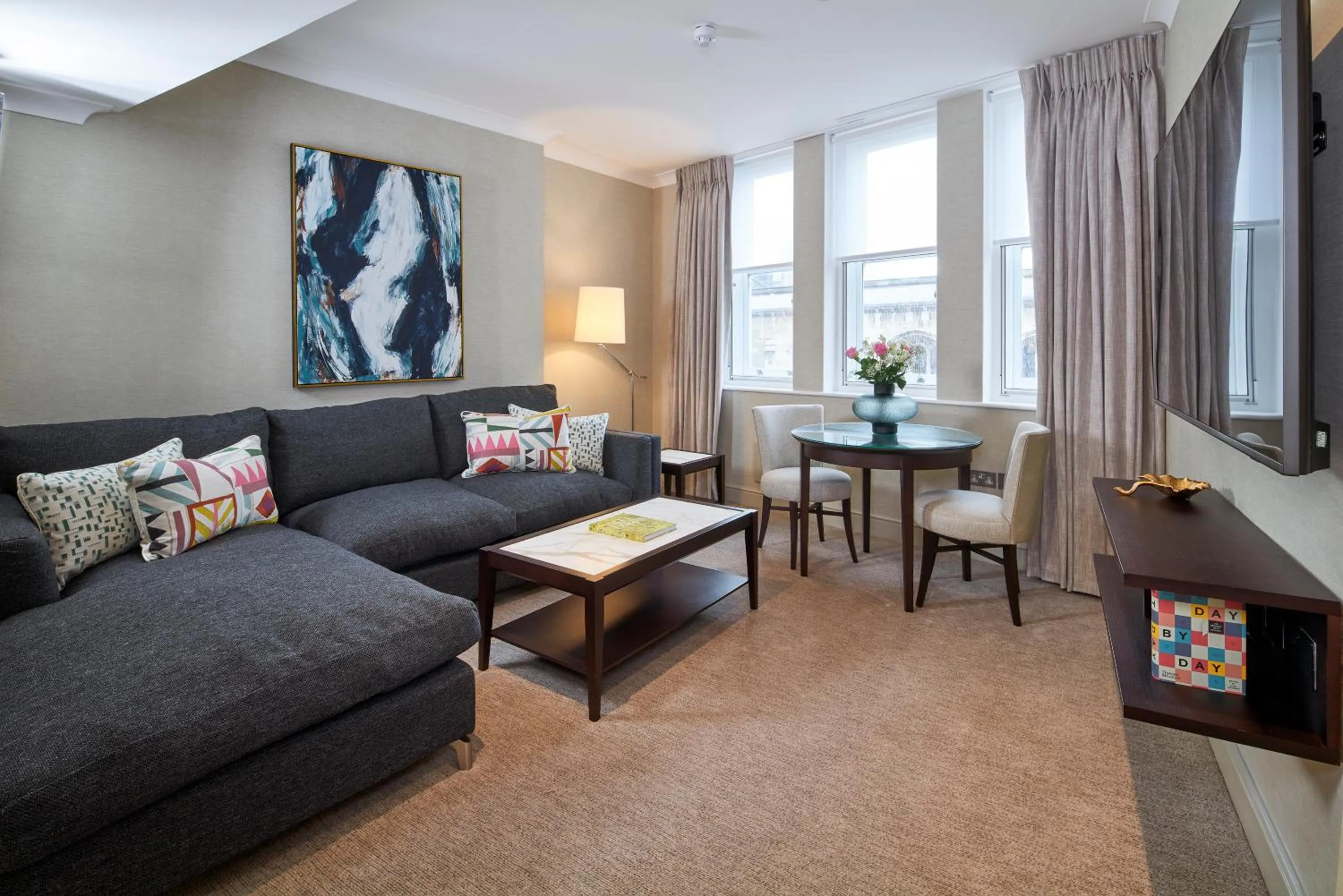 TV and multimedia in Cheval Calico House